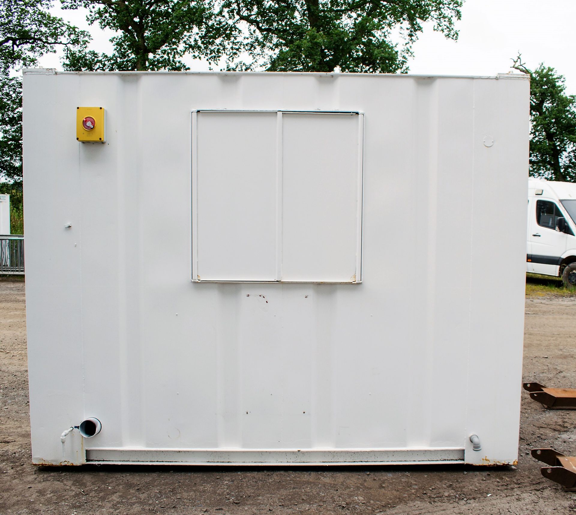 32 ft x 10 ft steel anti vandal toilet/canteen site unit Comprising of: Toilet, shower, lobby & - Image 5 of 11