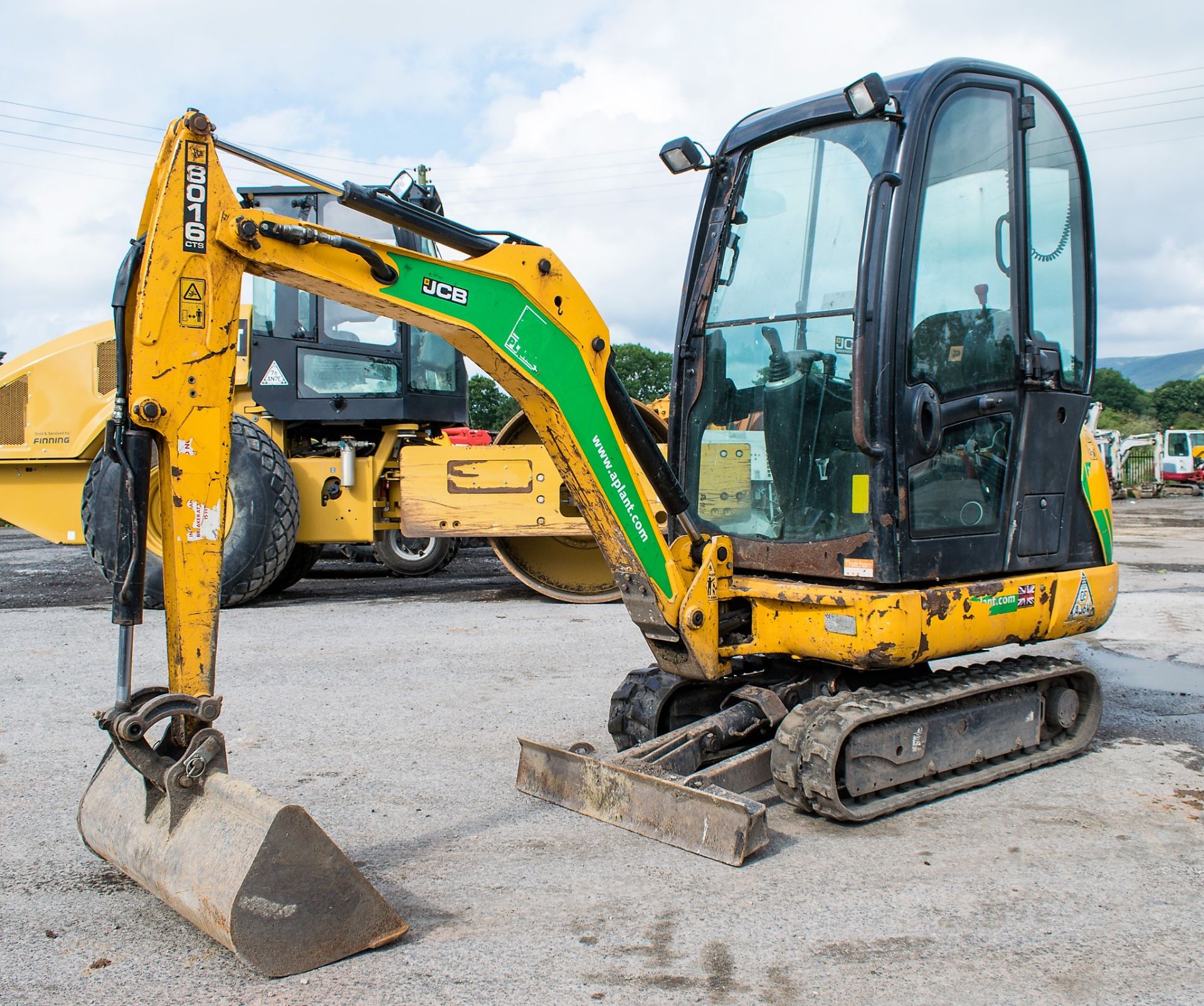 JCB 8016 1.5 tonne rubber tracked mini excavator Year: 2014 S/N: 2071548 Recorded Hours: 1604 blade,