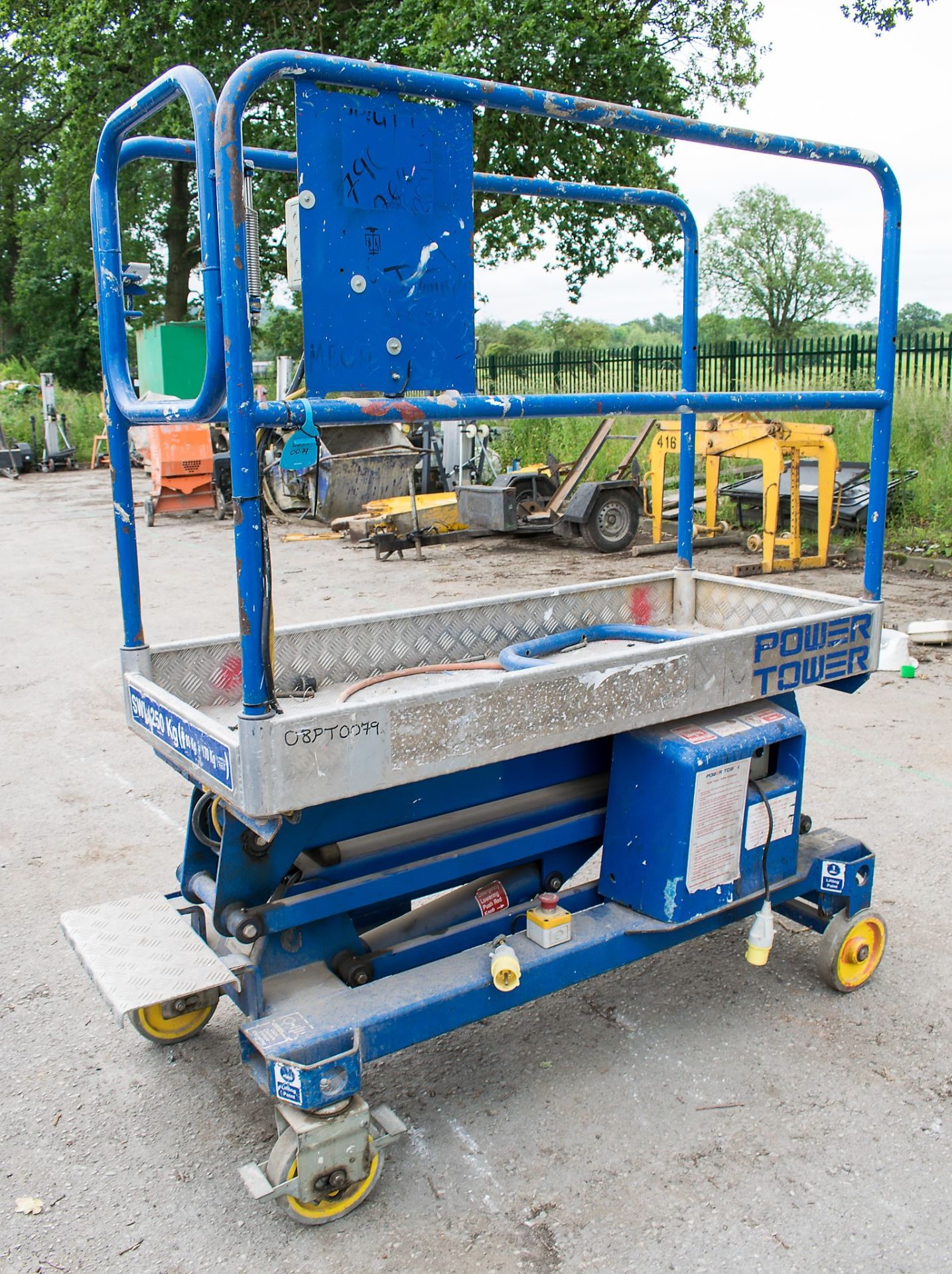 Power Tower 110v battery electric push around scissor lift 08PT0079 - Image 3 of 4