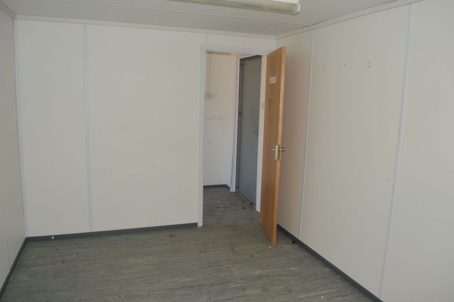 32 ft x 10 ft jack leg steel anti vandal site unit office c/w keys in office  *One door missing* - Image 9 of 9