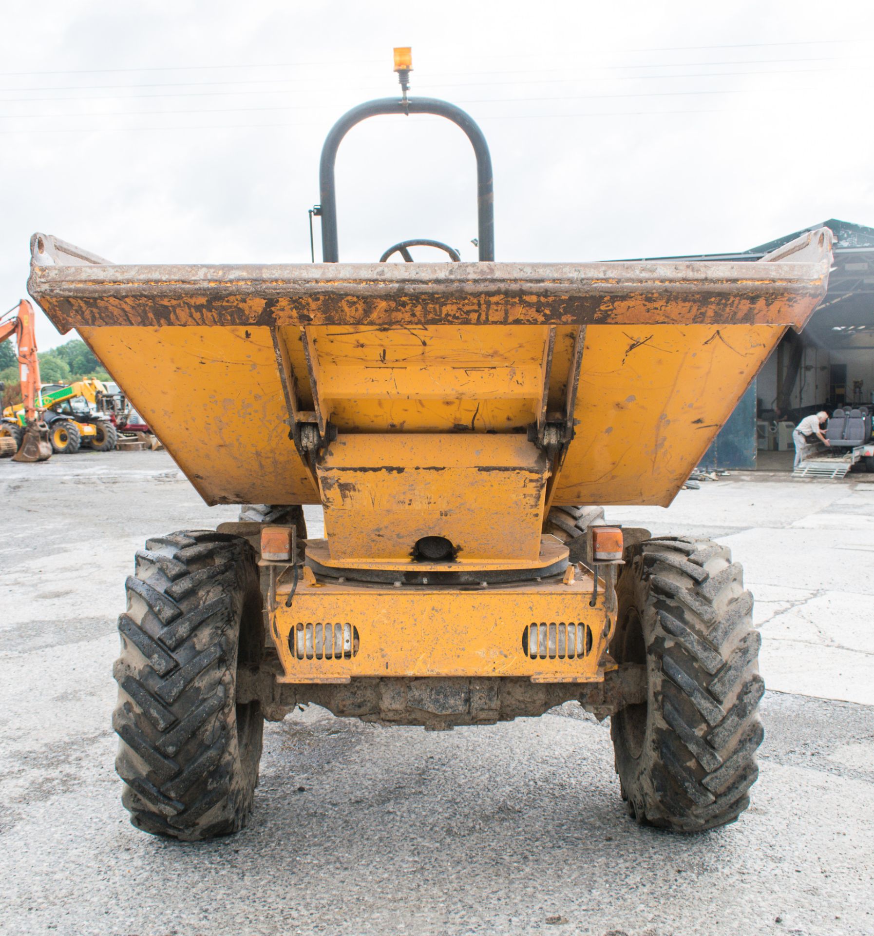 Thwaites 3 tonne swivel skip dumper Year: 2013 S/N: 30905448 Recorded Hours: 1031 A602321 - Image 5 of 14