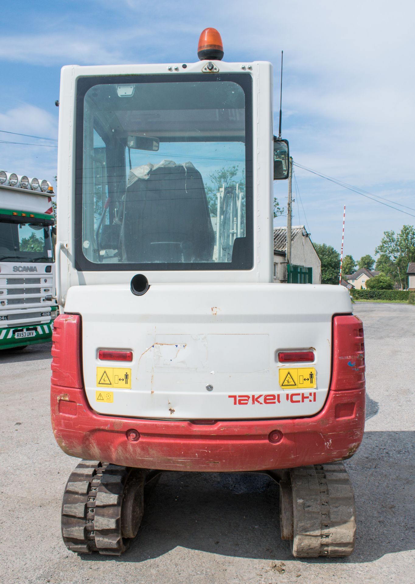 Takeuchi TB228 2.8 tonne rubber tracked mini excavator Year: 2014 S/N: 2803553 Recorded Hours: Not - Image 6 of 13