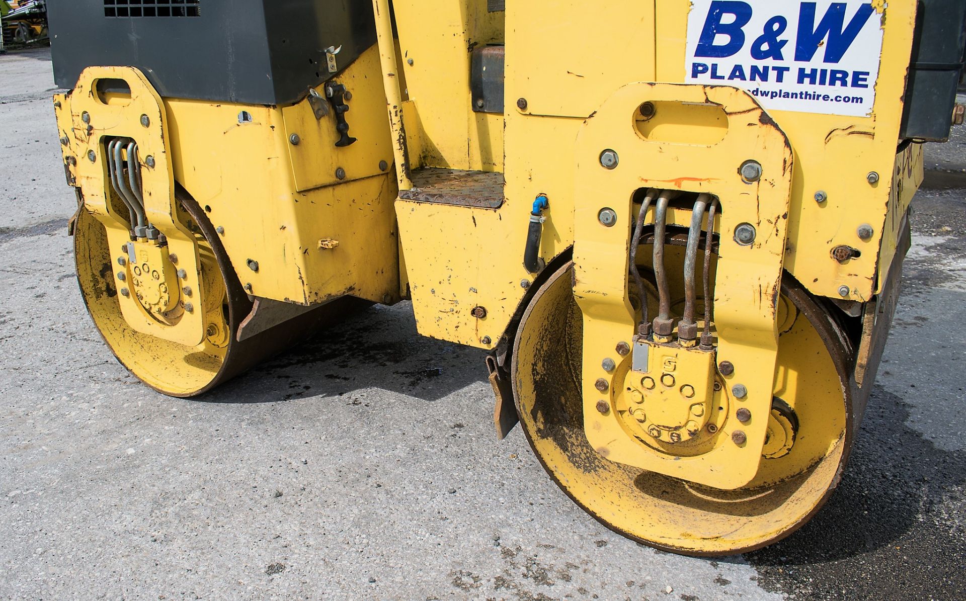 Bomag BW80 ADH-2 double drum ride on roller Year: 2007 S/N: 447058 Recorded Hours: 847 1078 - Image 7 of 11