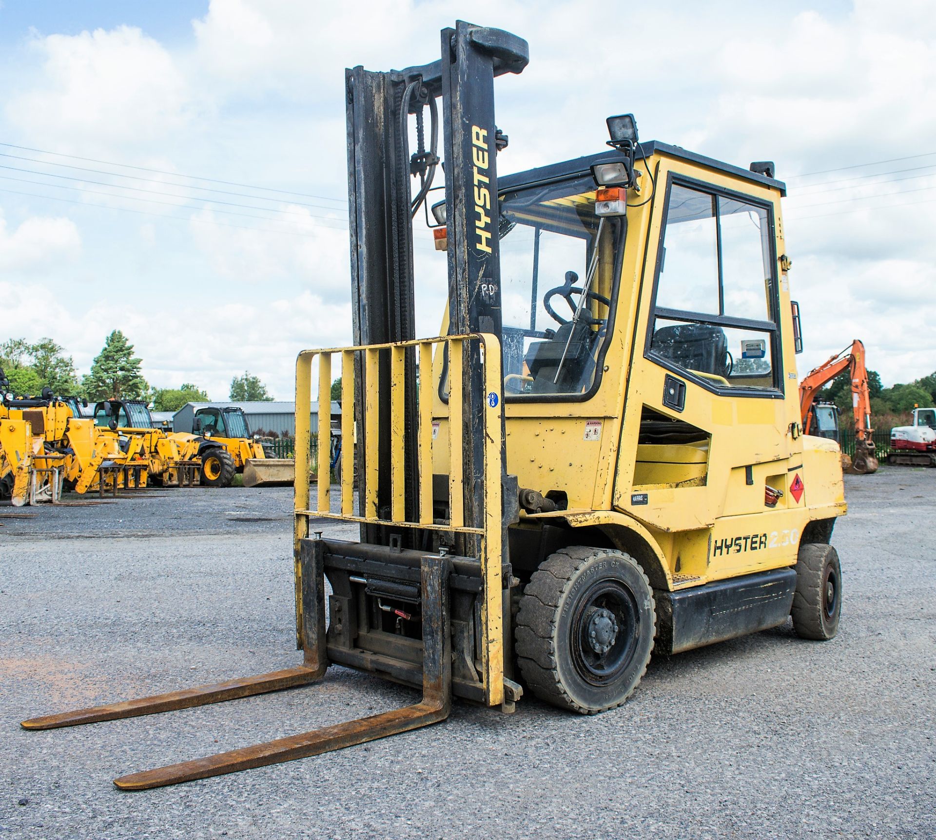 Hyster 2.50XM 2.5 tonne diesel driven fork lift truck Year: 1998 S/N: H177B06166V Recorded Hours: