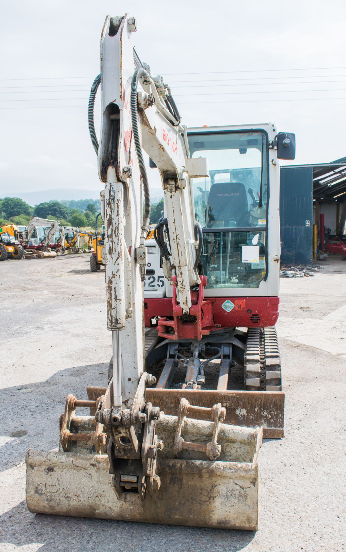 Takeuchi TB228 2.8 tonne rubber tracked mini excavator Year: 2014 S/N: 2803553 Recorded Hours: Not - Image 5 of 13