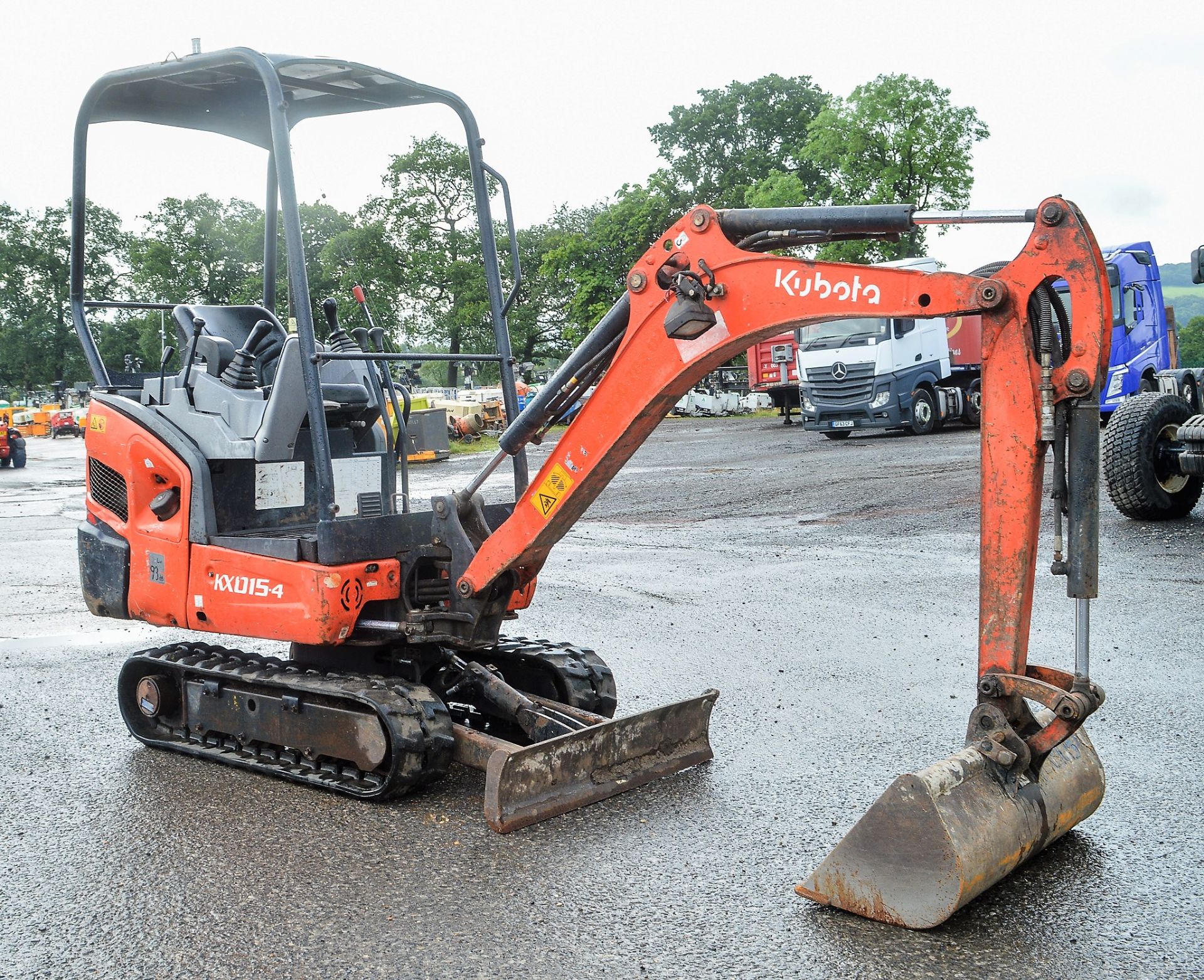 Kubota KX015-4 1.5 tonne rubber tracked mini excavator Year: 2011 S/N: 55643 Recorded Hours: 2433 - Image 2 of 13