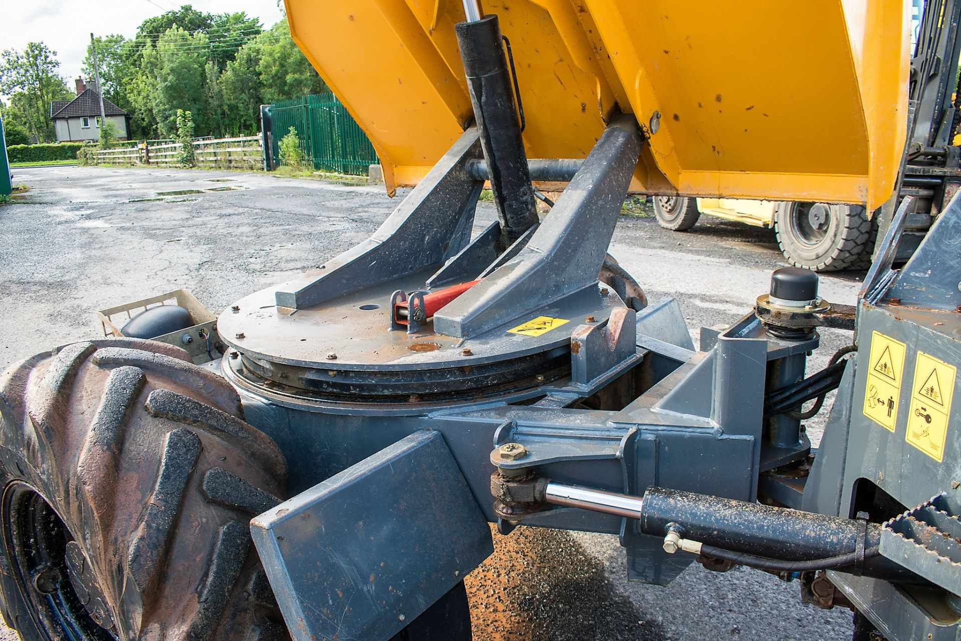 Terex TA6s 6 tonne swivel skip dumper Year: 2015 S/N: EFAPR7876 Recorded Hours: 711 - Image 12 of 16