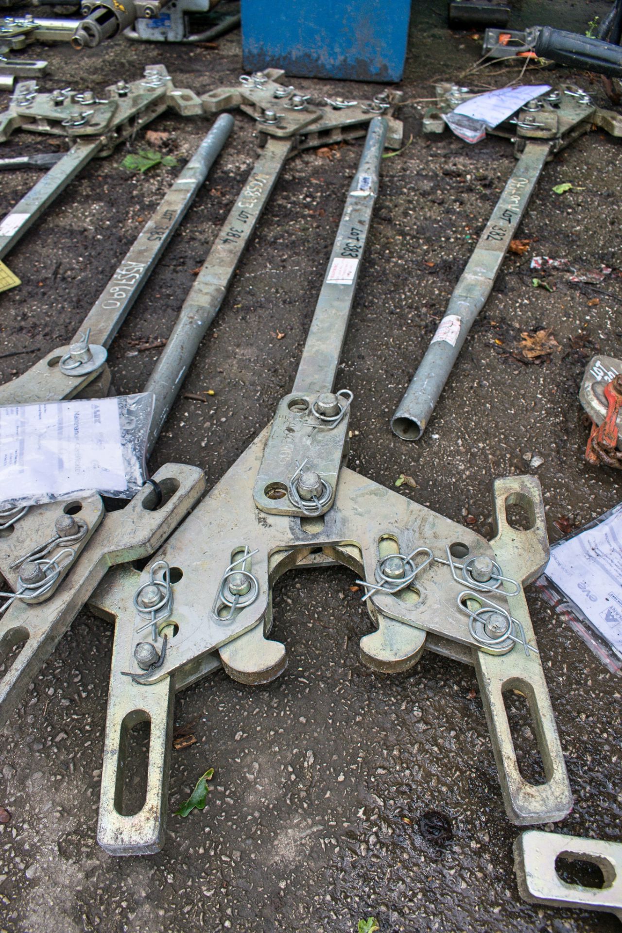 Robel rail lifter A649765