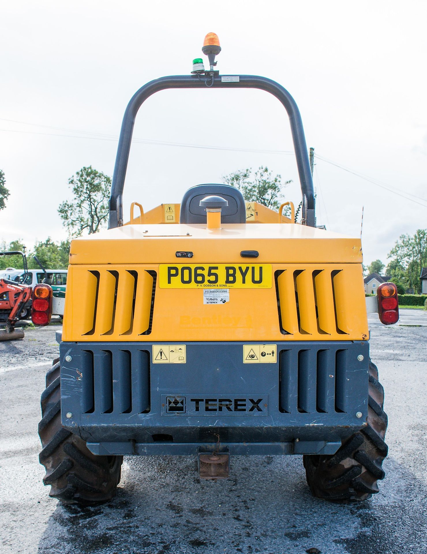 Terex TA6s 6 tonne swivel skip dumper Year: 2015 S/N: EFAPR7876 Recorded Hours: 711 - Image 6 of 16