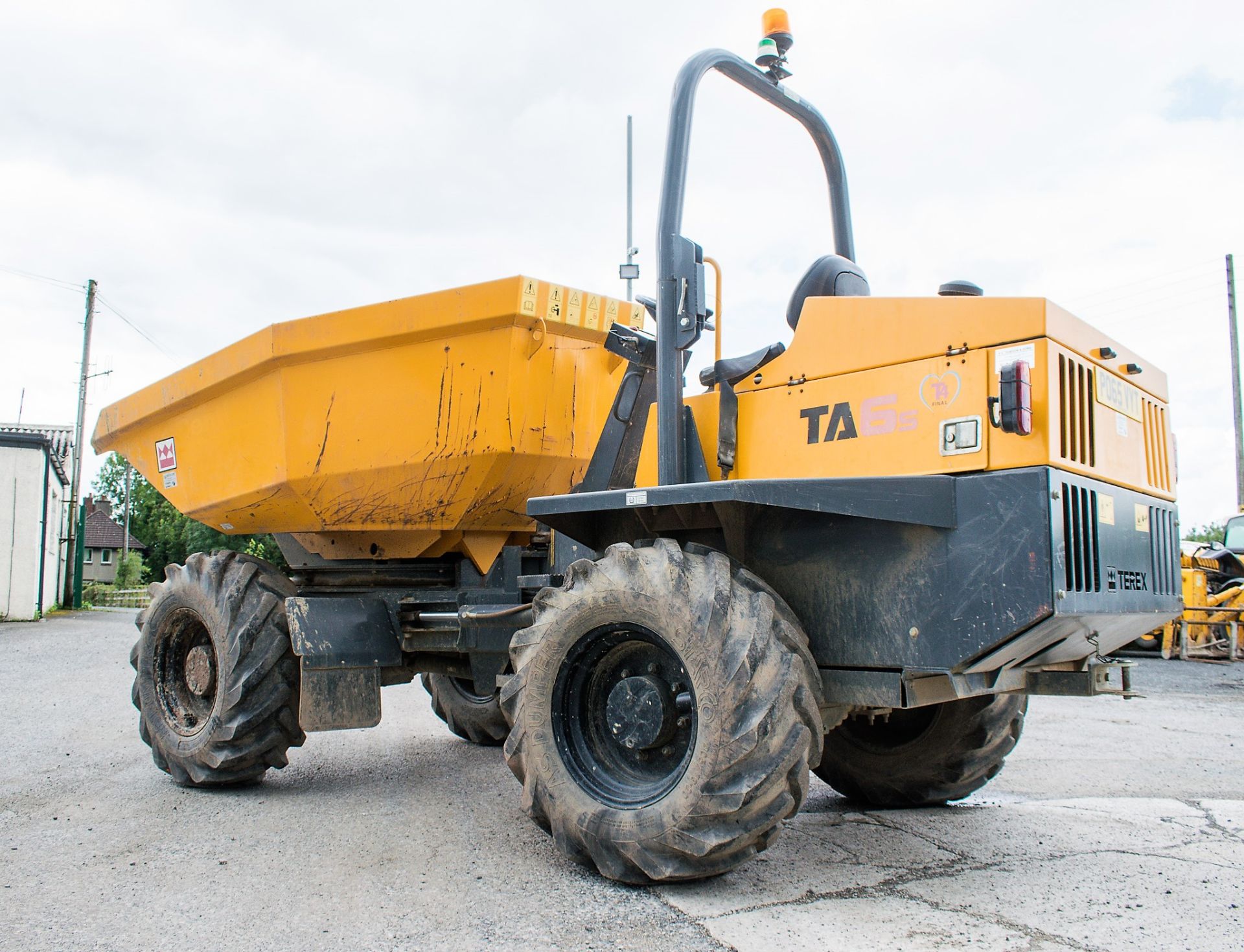 Terex TA6s 6 tonne swivel skip dumper Year: 2015 S/N: EF3PR6842 Recorded Hours: 314 - Image 3 of 16