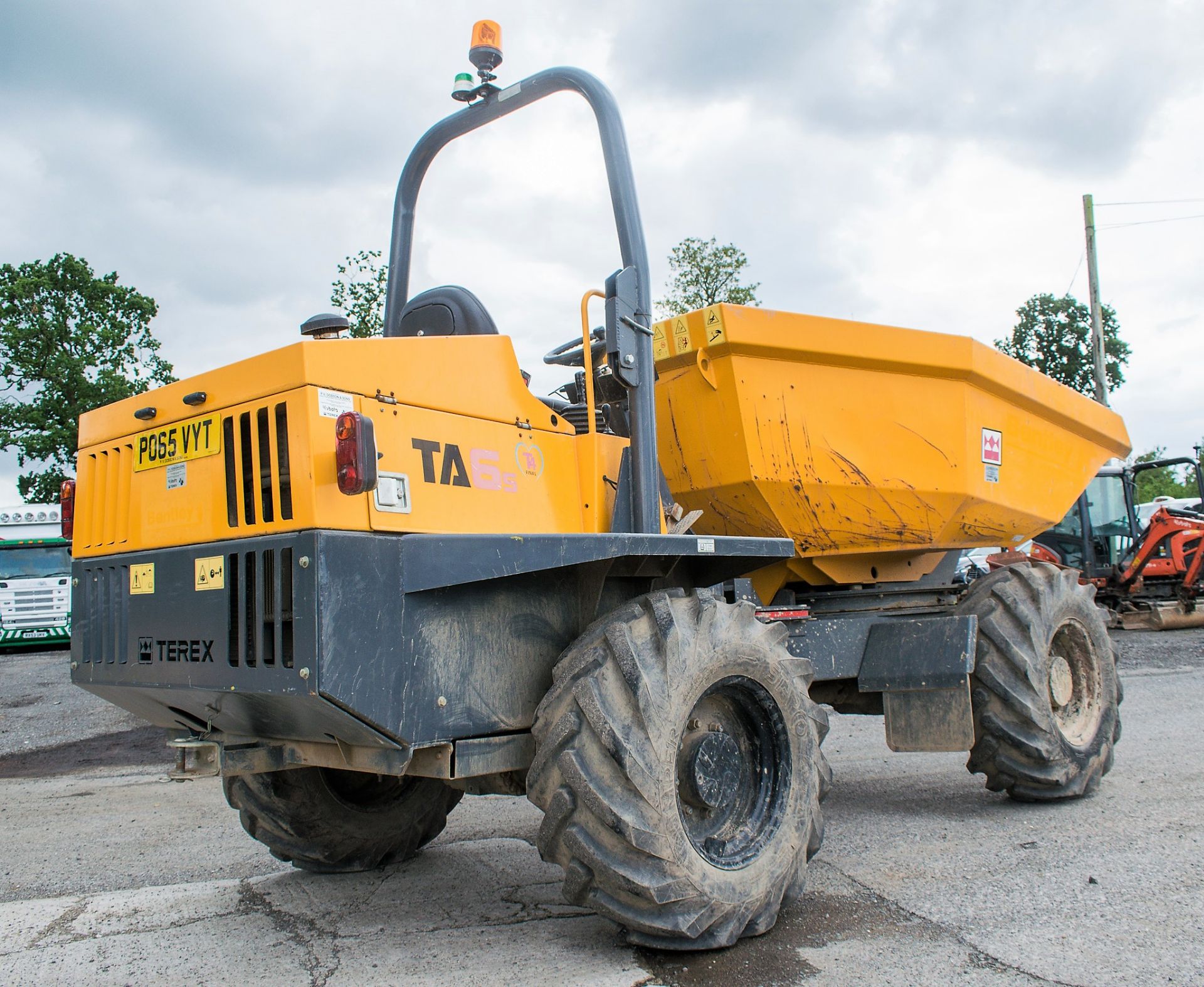 Terex TA6s 6 tonne swivel skip dumper Year: 2015 S/N: EF3PR6842 Recorded Hours: 314 - Image 4 of 16