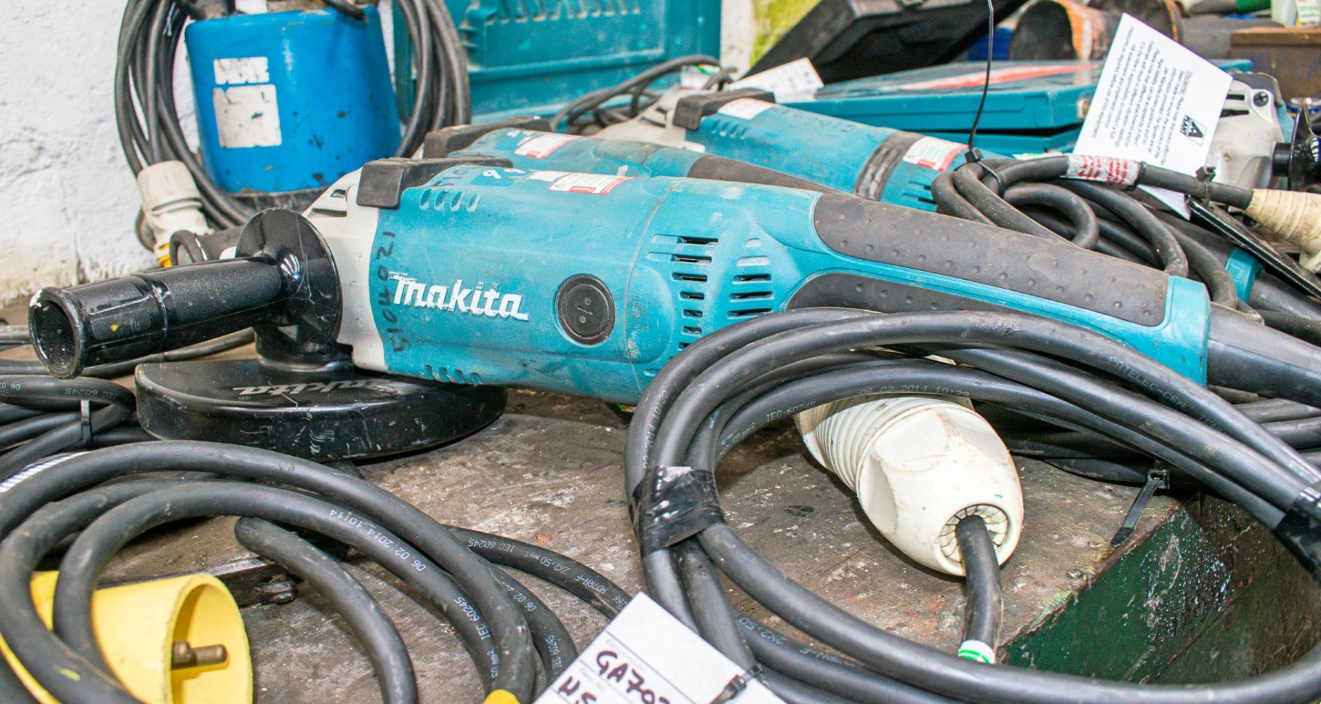 Makita 110v 180mm angle grinder 5104021