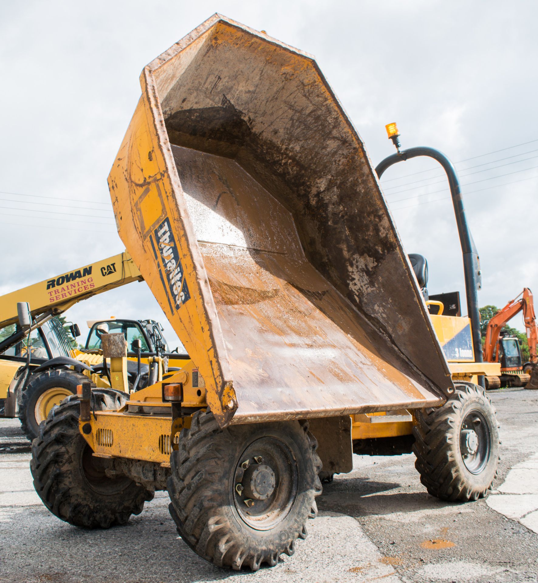 Thwaites 3 tonne swivel skip dumper Year: 2013 S/N: 30905448 Recorded Hours: 1031 A602321 - Image 7 of 14