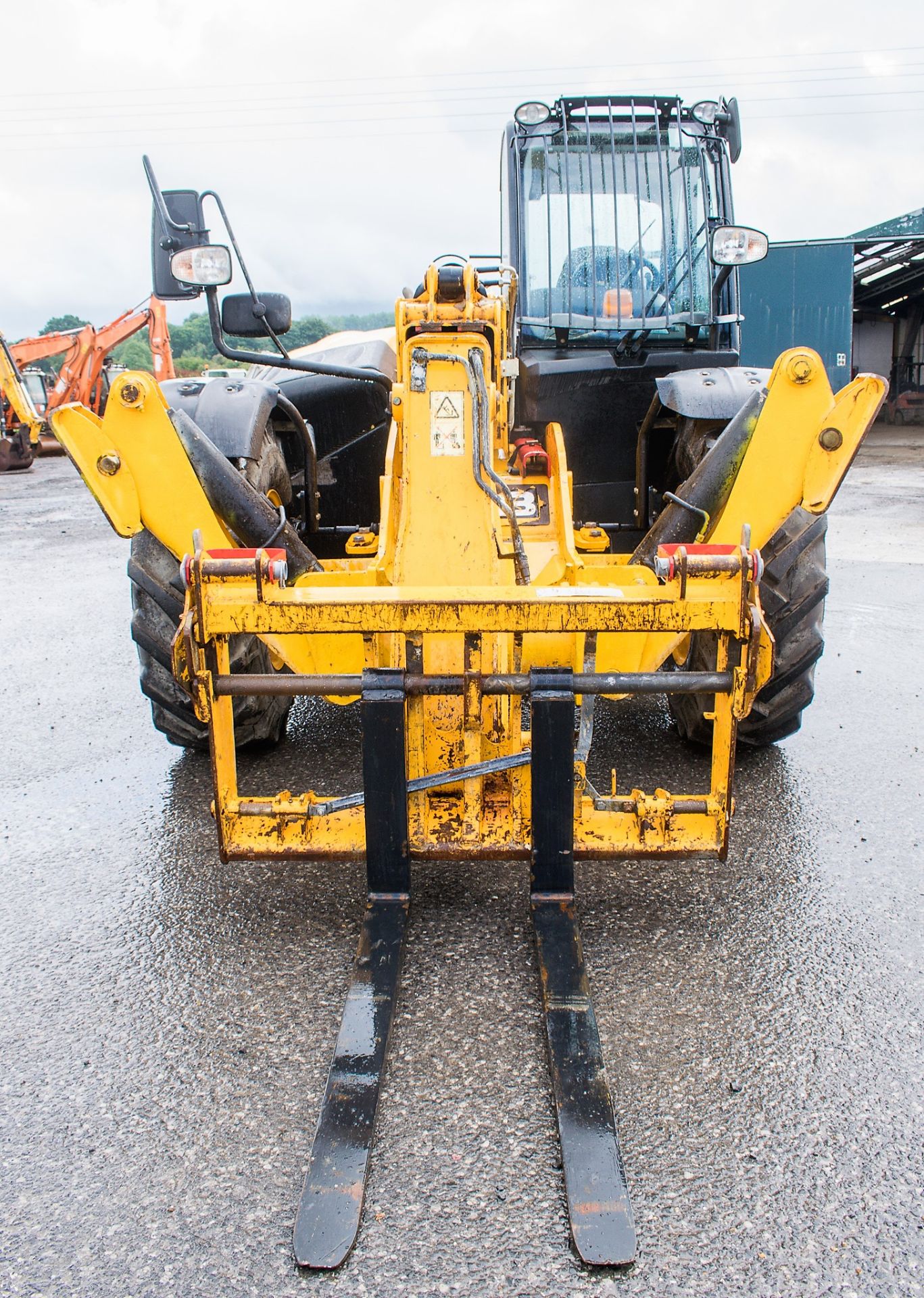 JCB 533-105 10.5 metre telescopic handler Year: 2012 S/N: 2145316 Recorded Hours: 5029 - Image 5 of 14