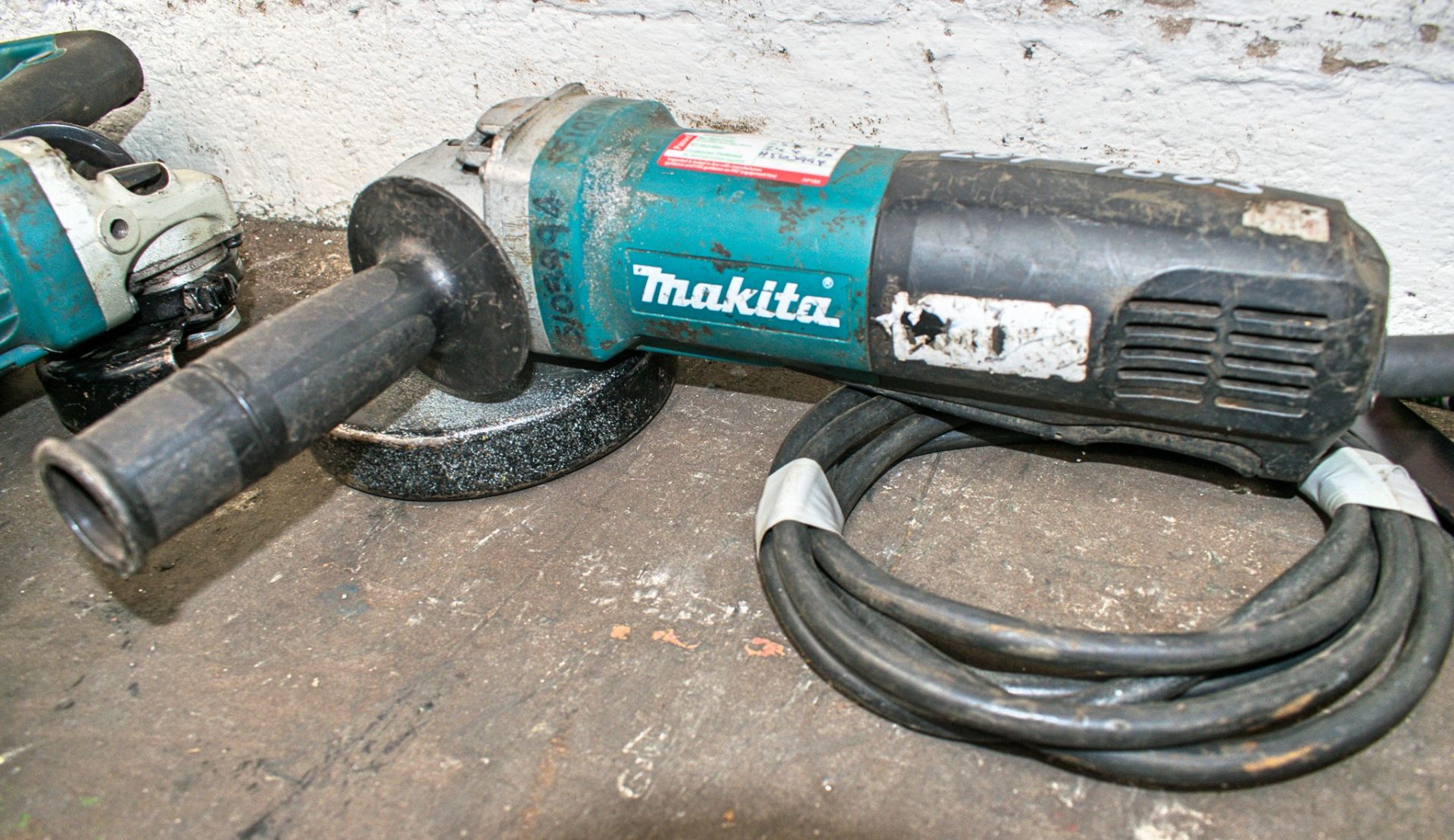 Makita 110v 125mm angle grinder 5103994