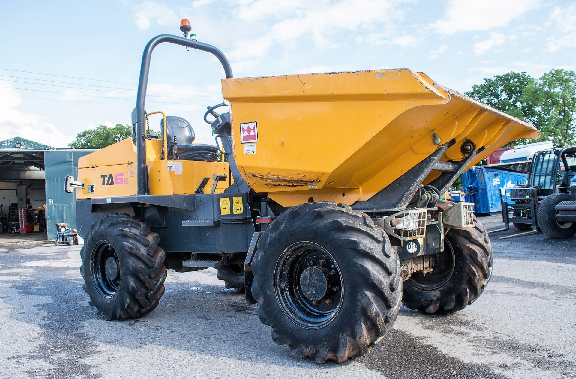 Terex TA6s 6 tonne swivel skip dumper Year: 2015 S/N: EFAPR7876 Recorded Hours: 711 - Image 2 of 16