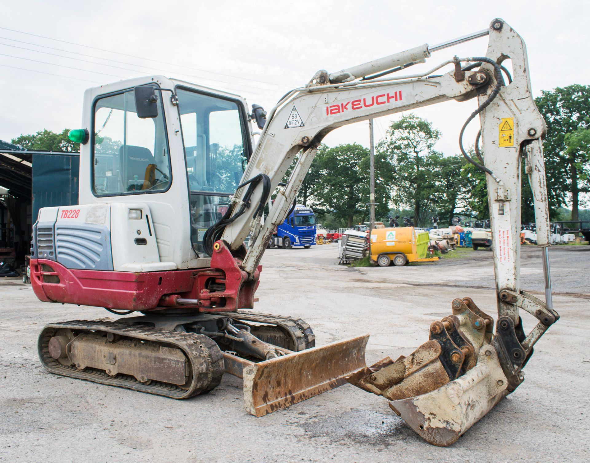 Takeuchi TB228 2.8 tonne rubber tracked mini excavator Year: 2012 S/N: 2801768 Recorded Hours: Not - Image 2 of 13