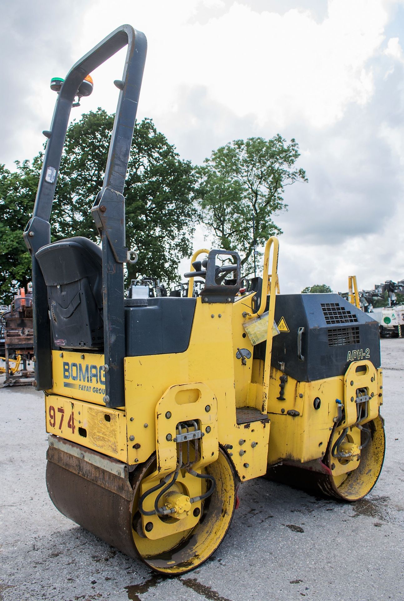 Bomag BW80 ADH-2 double drum ride on roller S/N: 426894 Recorded Hours: 643 974 - Image 3 of 11