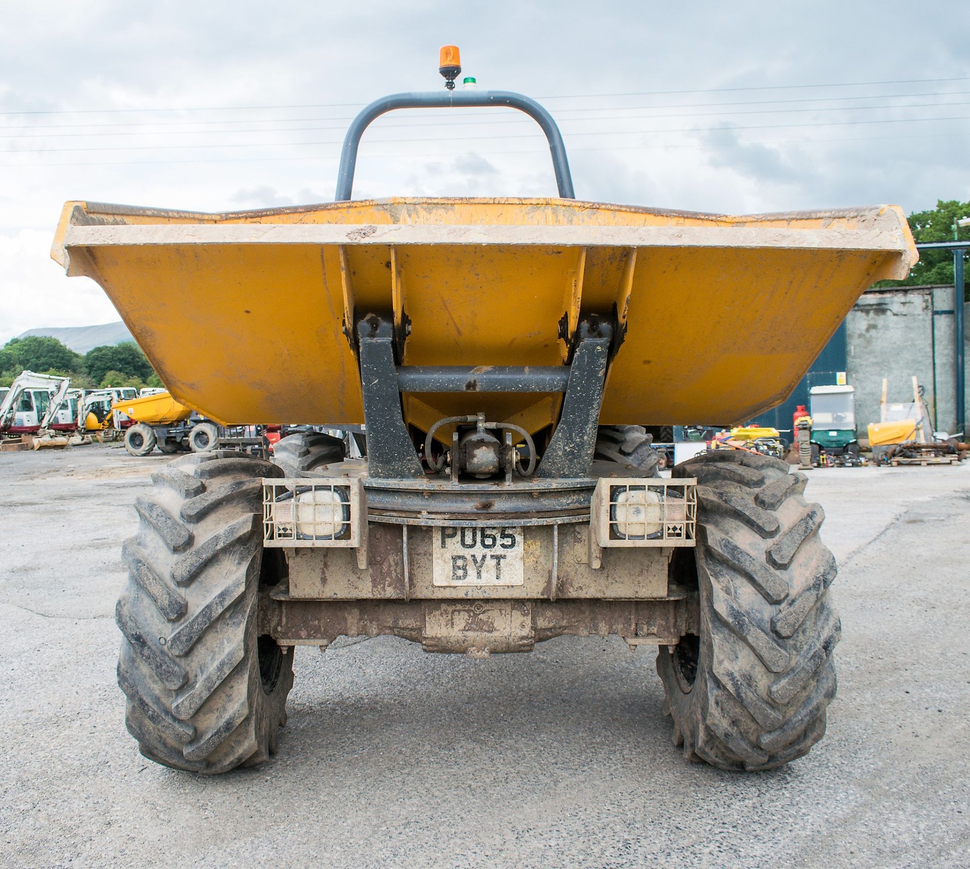 Terex TA6s 6 tonne swivel skip dumper Year: 2015 S/N: EF3PR6842 Recorded Hours: 314 - Image 5 of 16