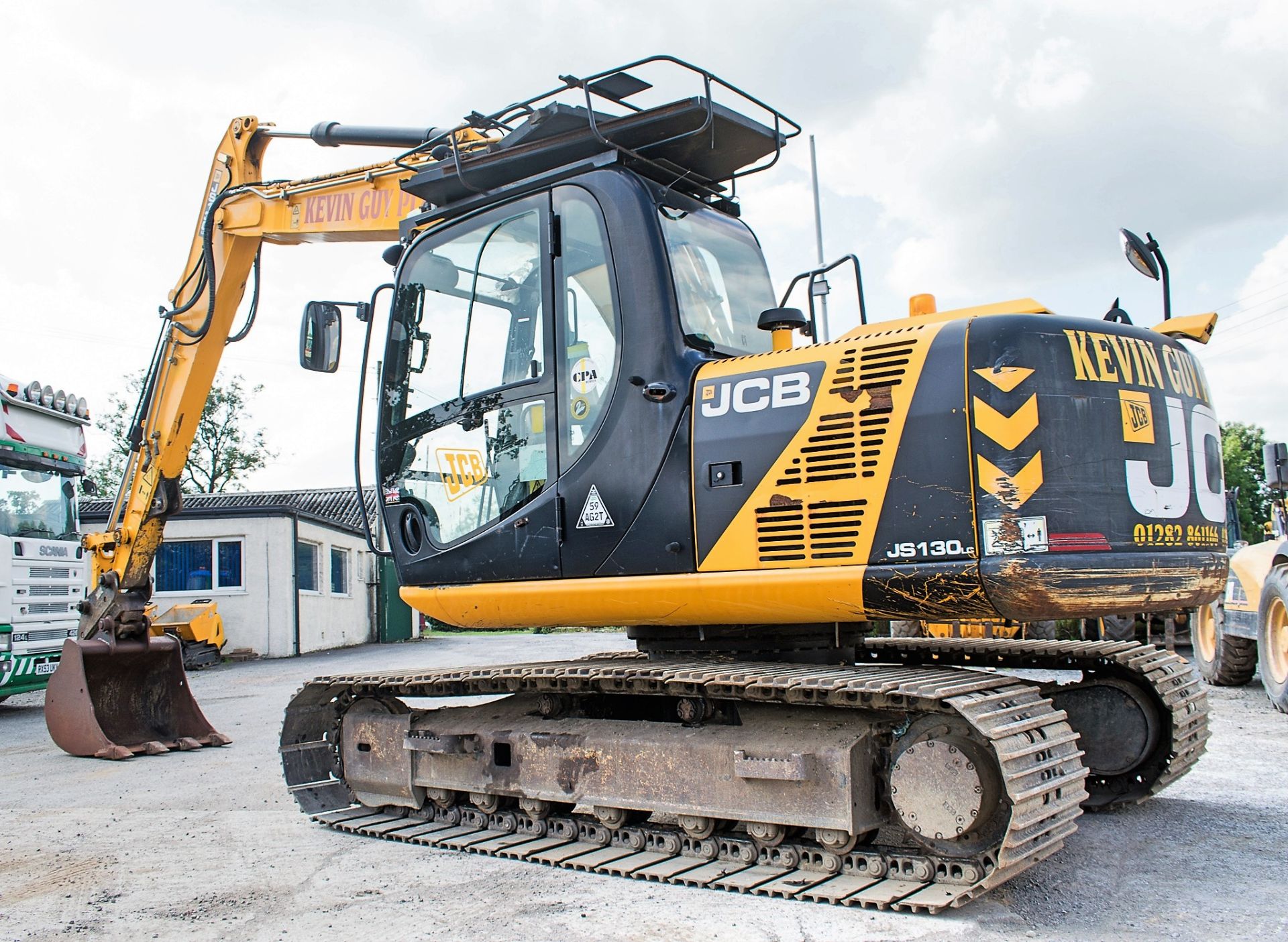 JCB JS 130 LC 13 tonne steel tracked excavator Year: 2013 S/N: 1786698 Recorded hours: 4,428 Bucket, - Image 3 of 13