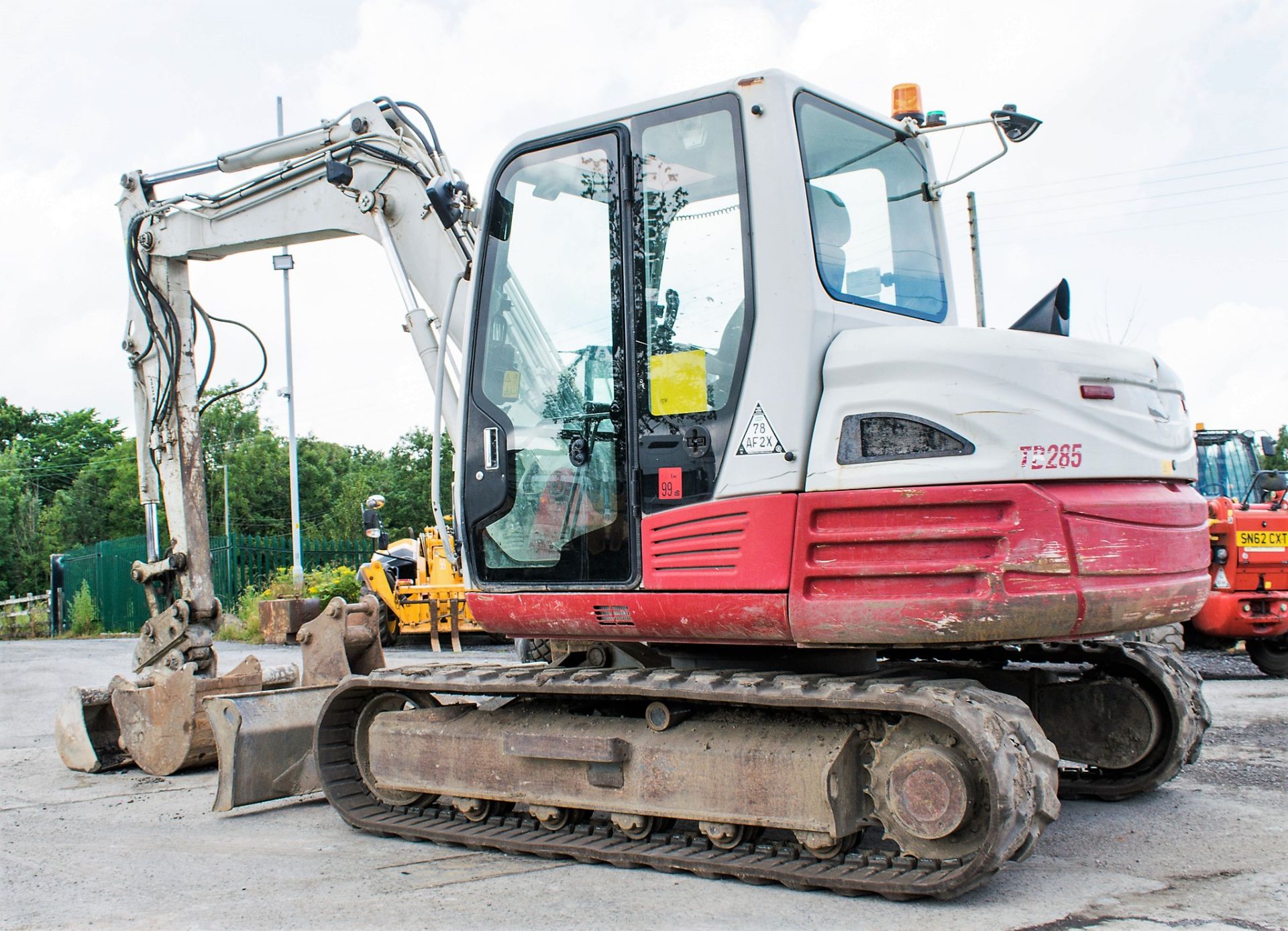 Takeuchi TB285 8.5 tonne rubber tracked excavator Year: 2012 S/N: 185000238 Recorded Hours: 7593 - Image 3 of 13
