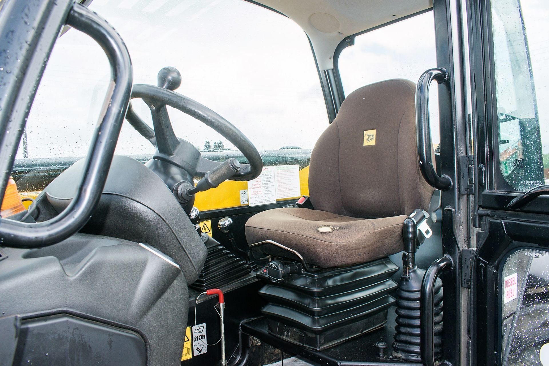 JCB 533-105 10.5 metre telescopic handler Year: 2012 S/N: 2145316 Recorded Hours: 5029 - Image 12 of 14