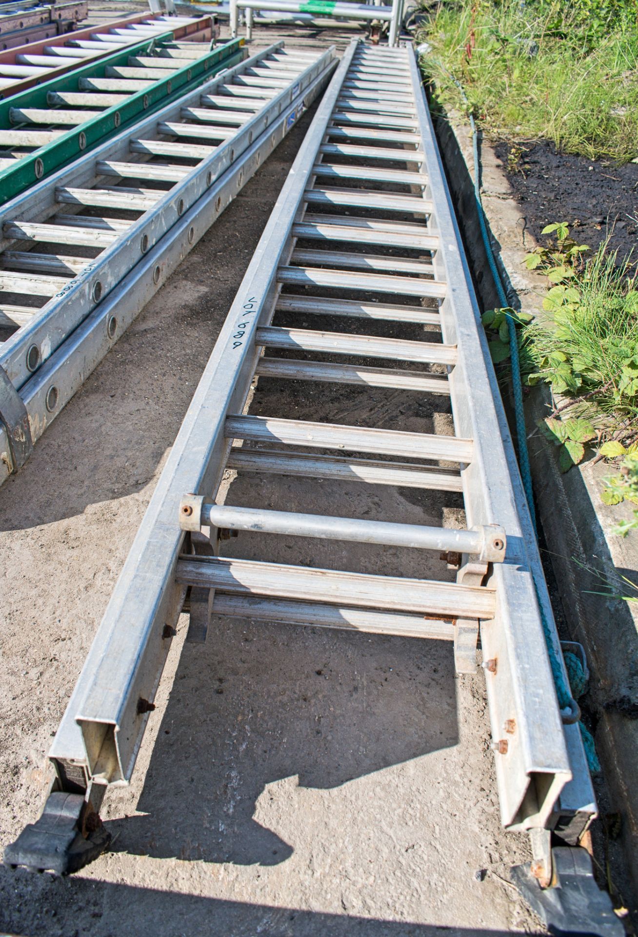 Aluminium 2 stage extending ladder