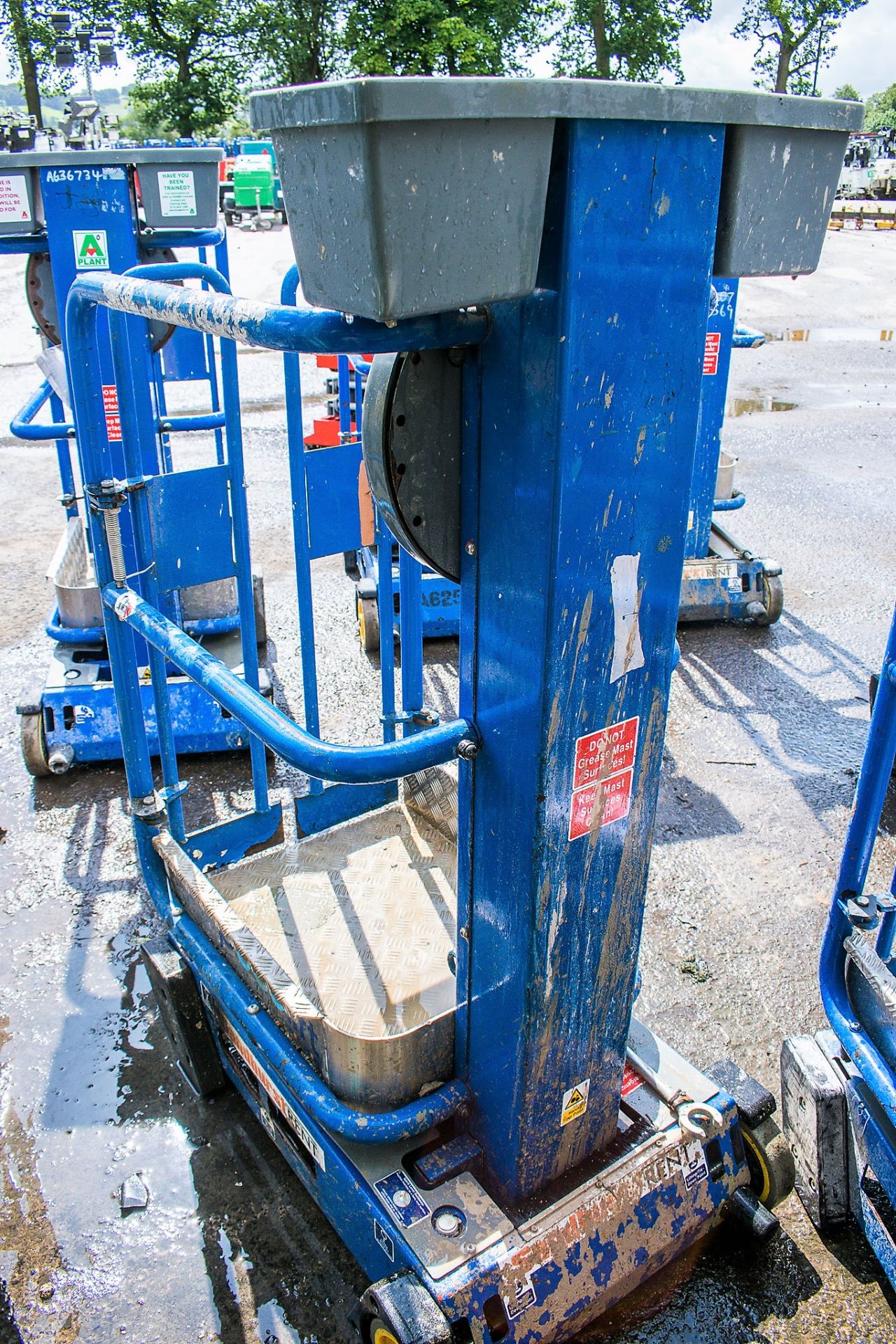 Power Tower Peco Lift manual push around access platform - Image 2 of 2