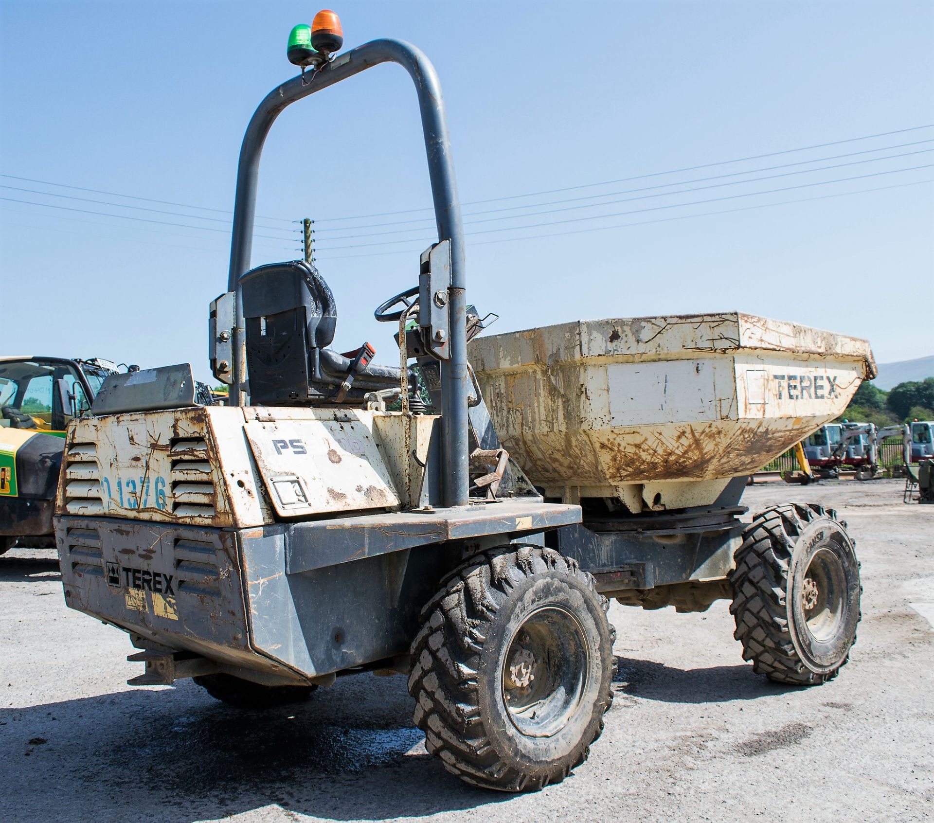 Benford Terex 3 tonne swivel skip dumper Year: 2007 S/N: E704FS153 Recorded Hours: 3931 D1376 - Image 4 of 15