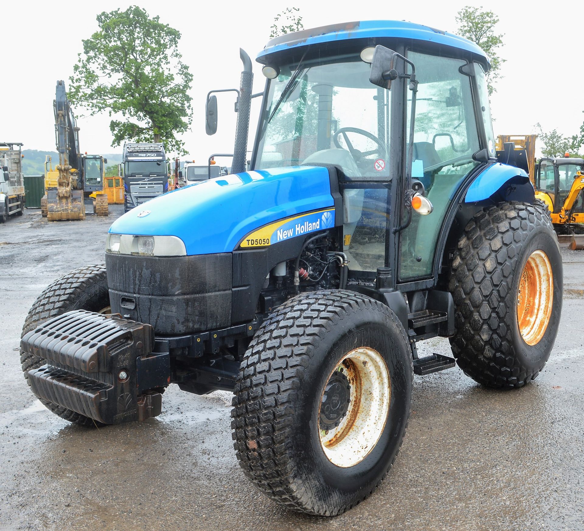 New Holland TD5050 4 wheel drive tractor  Year: WX09FSY Rec Hours: 1539 c/w V5C registration