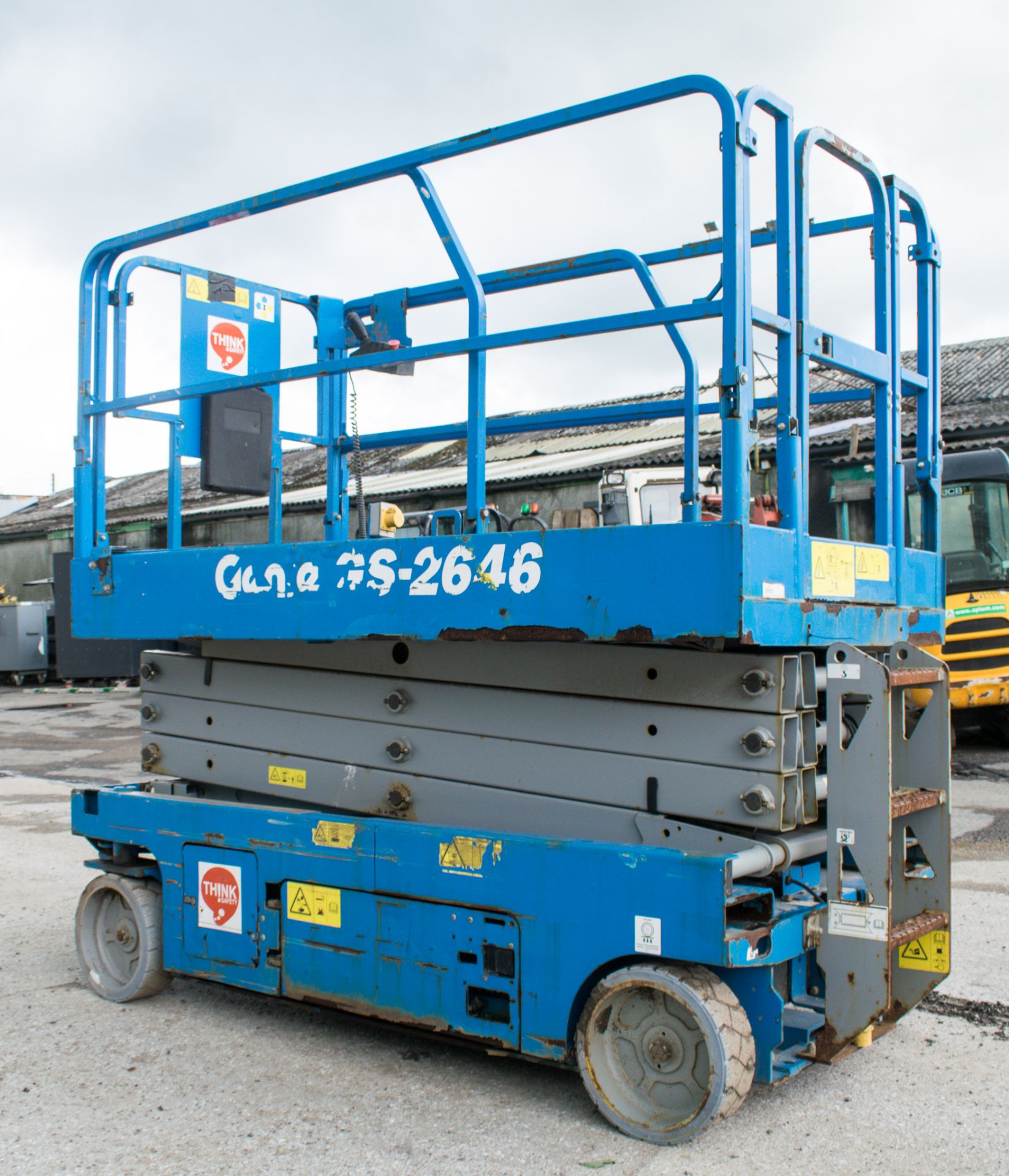 Genie GS2646 26 ft battery electric scissor lift access platform Year: 2014 S/N: 11573 Recorded - Image 3 of 9