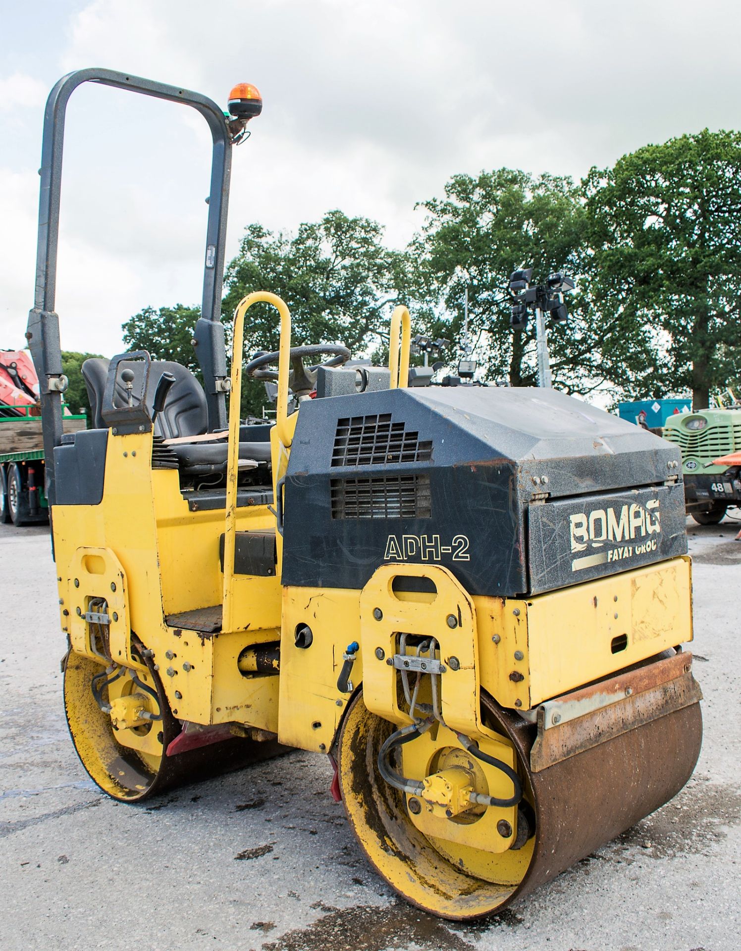 Bomag BW80 ADH-2 double drum ride on roller S/N: 426894 Recorded Hours: 643 974 - Image 2 of 11