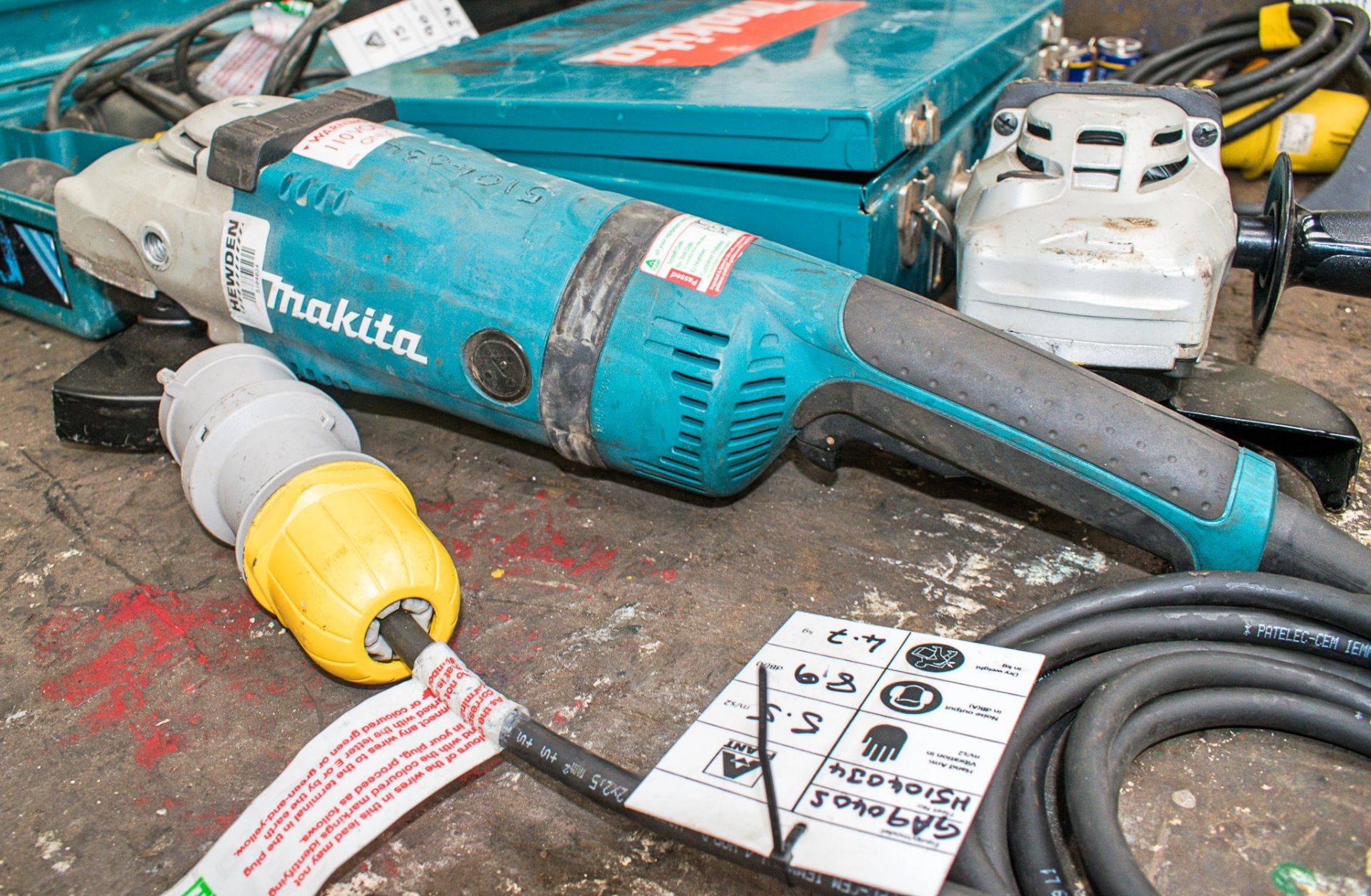 Makita 110v 230mm angle grinder 5104034