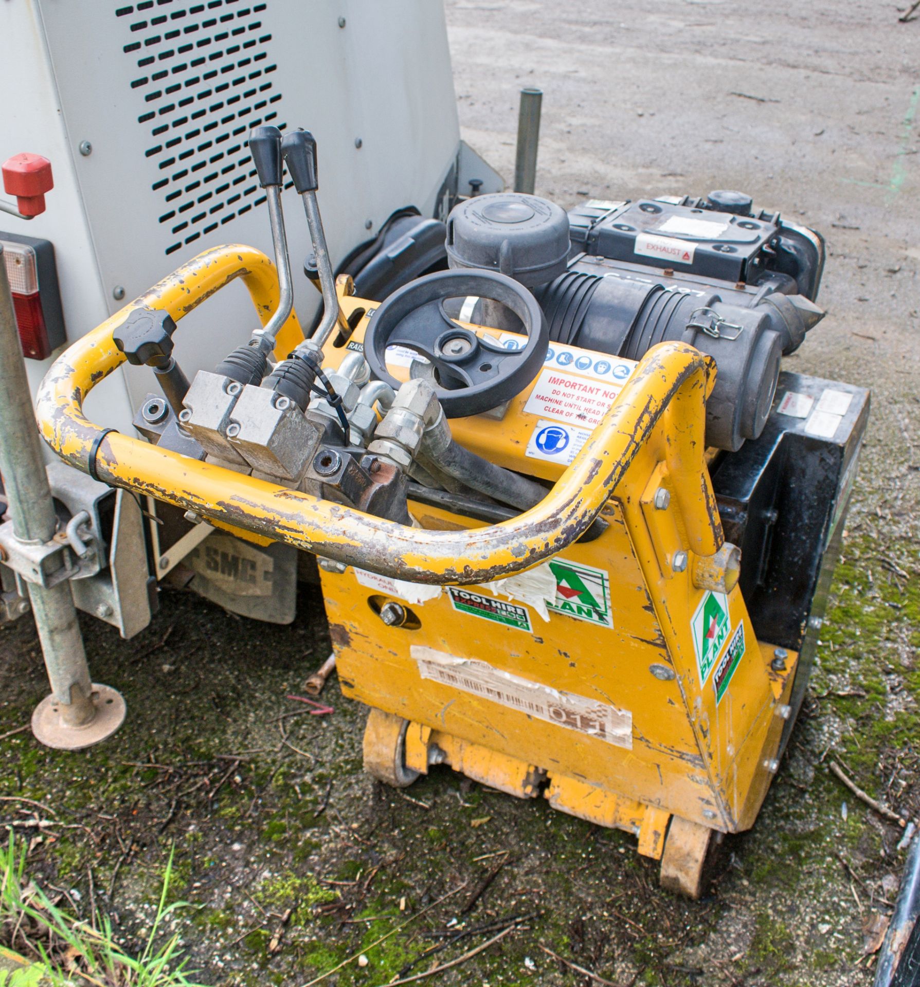 Diesel driven concrete grinder A654205 - Image 2 of 2