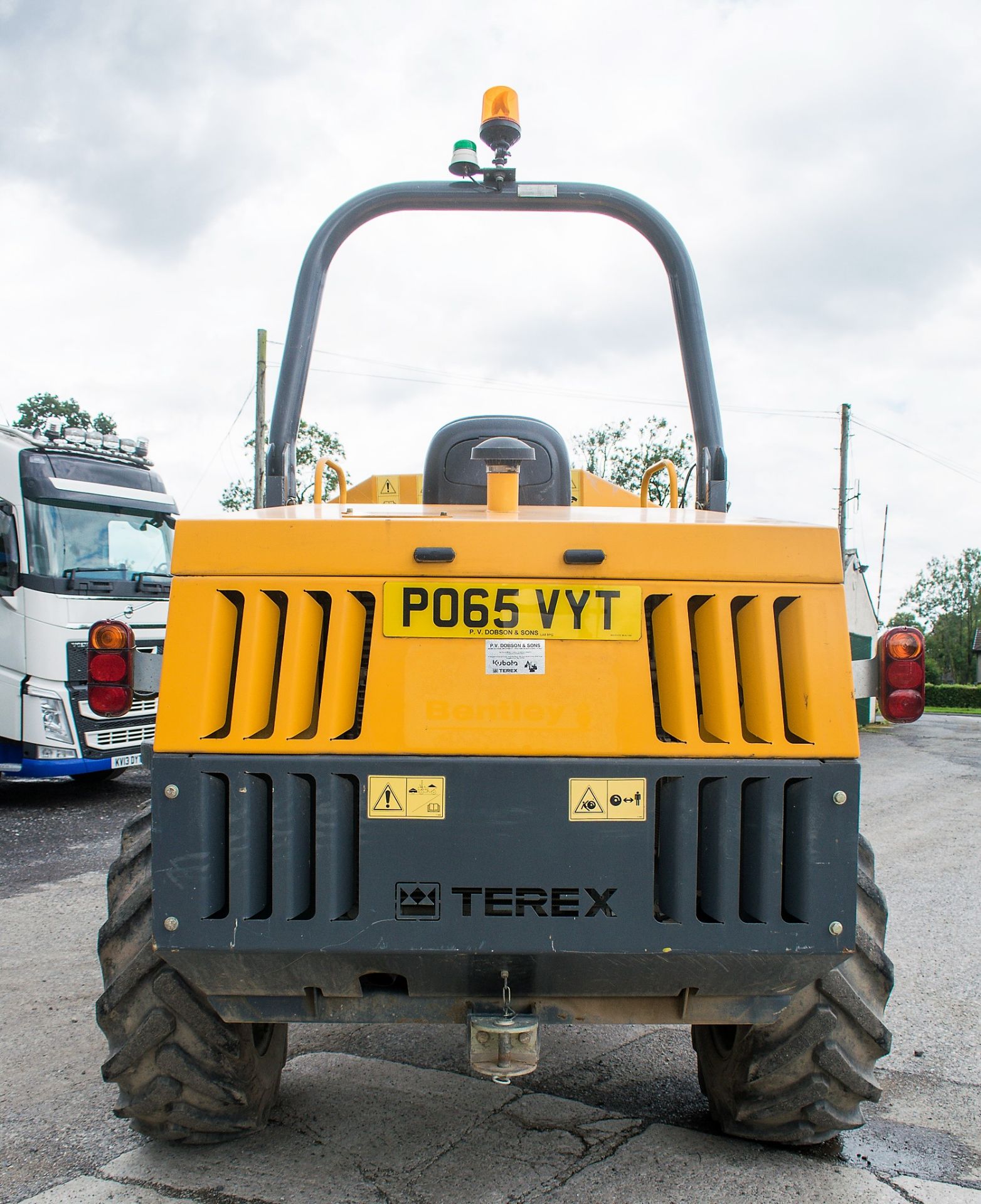 Terex TA6s 6 tonne swivel skip dumper Year: 2015 S/N: EF3PR6842 Recorded Hours: 314 - Image 6 of 16