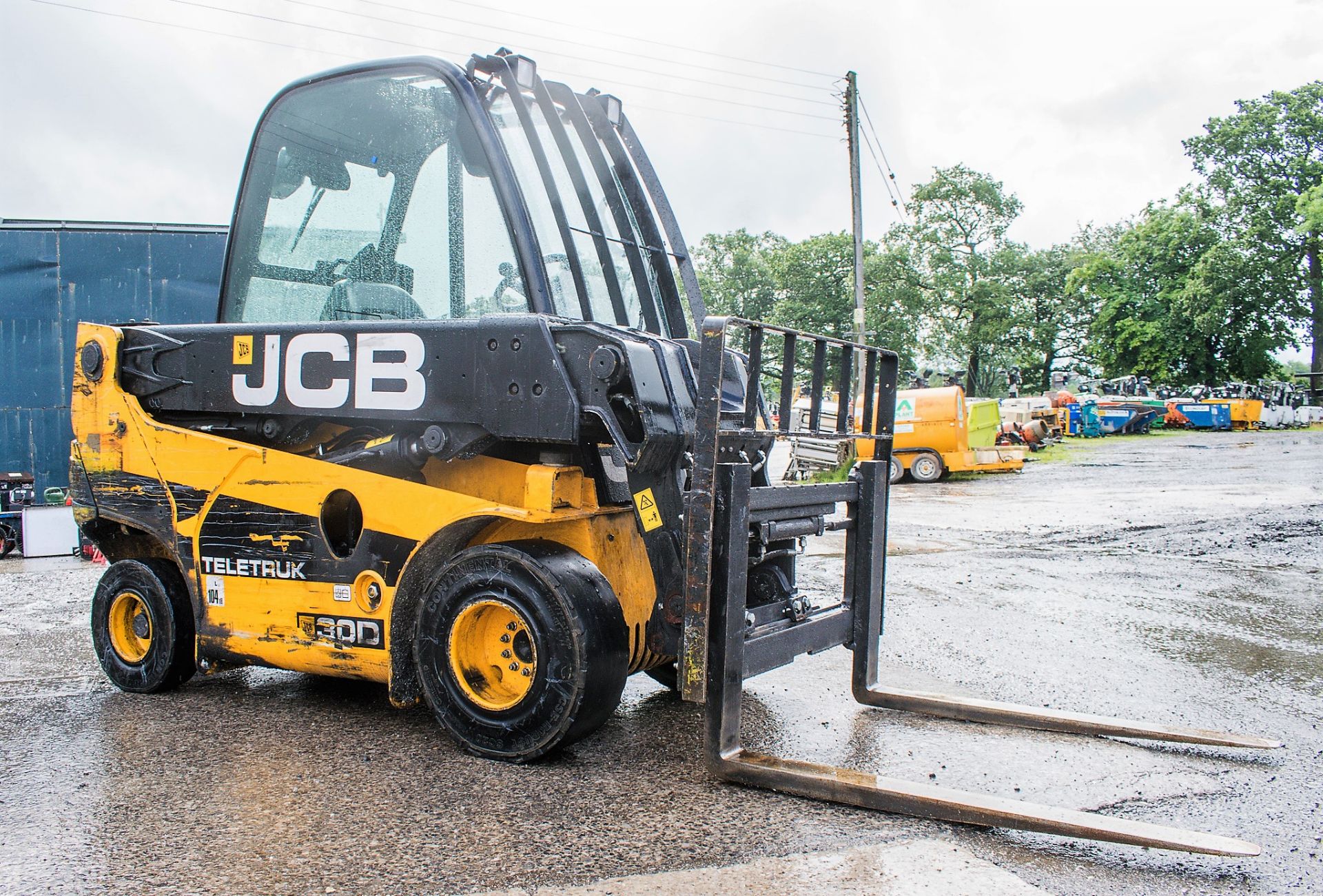 JCB TLT 30D Teletruk Year: 2013 S/N: 1541882 Recorded Hours: 5051 - Image 2 of 10