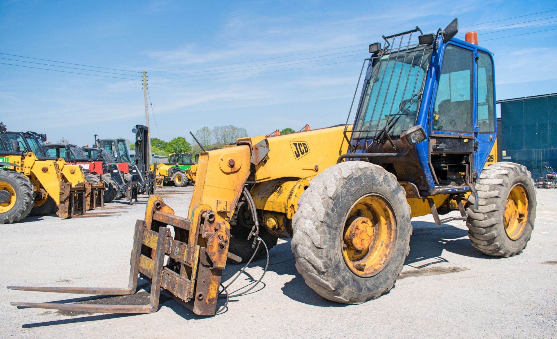 JCB 528-70 7 metre telehandler Year: 2001 S/N: 0797048 Rec Hours: 6759