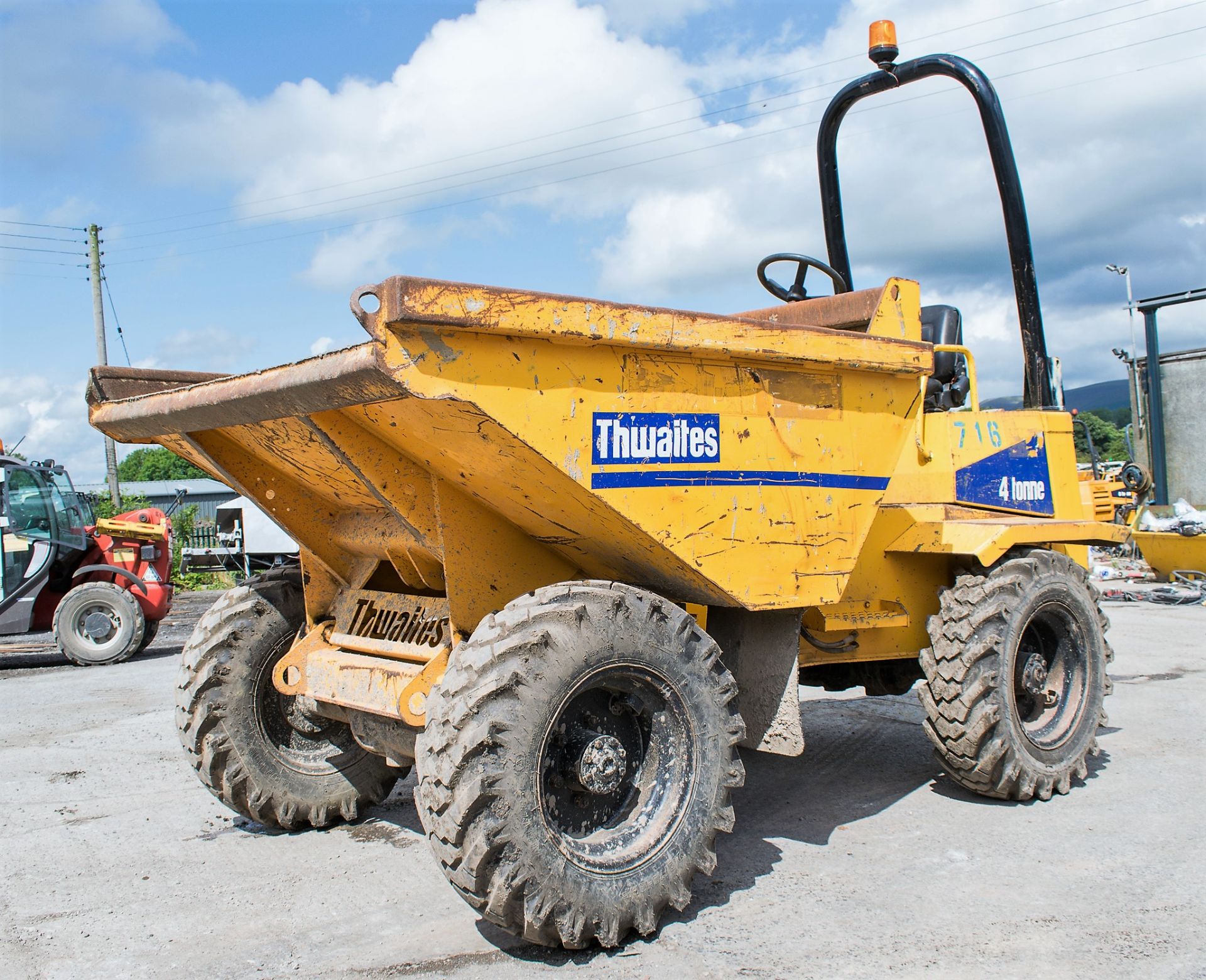 Thwaites 4 tonne straight skip dumper Year: 2004 S/N: 5620 Recorded Hours: 2608 716