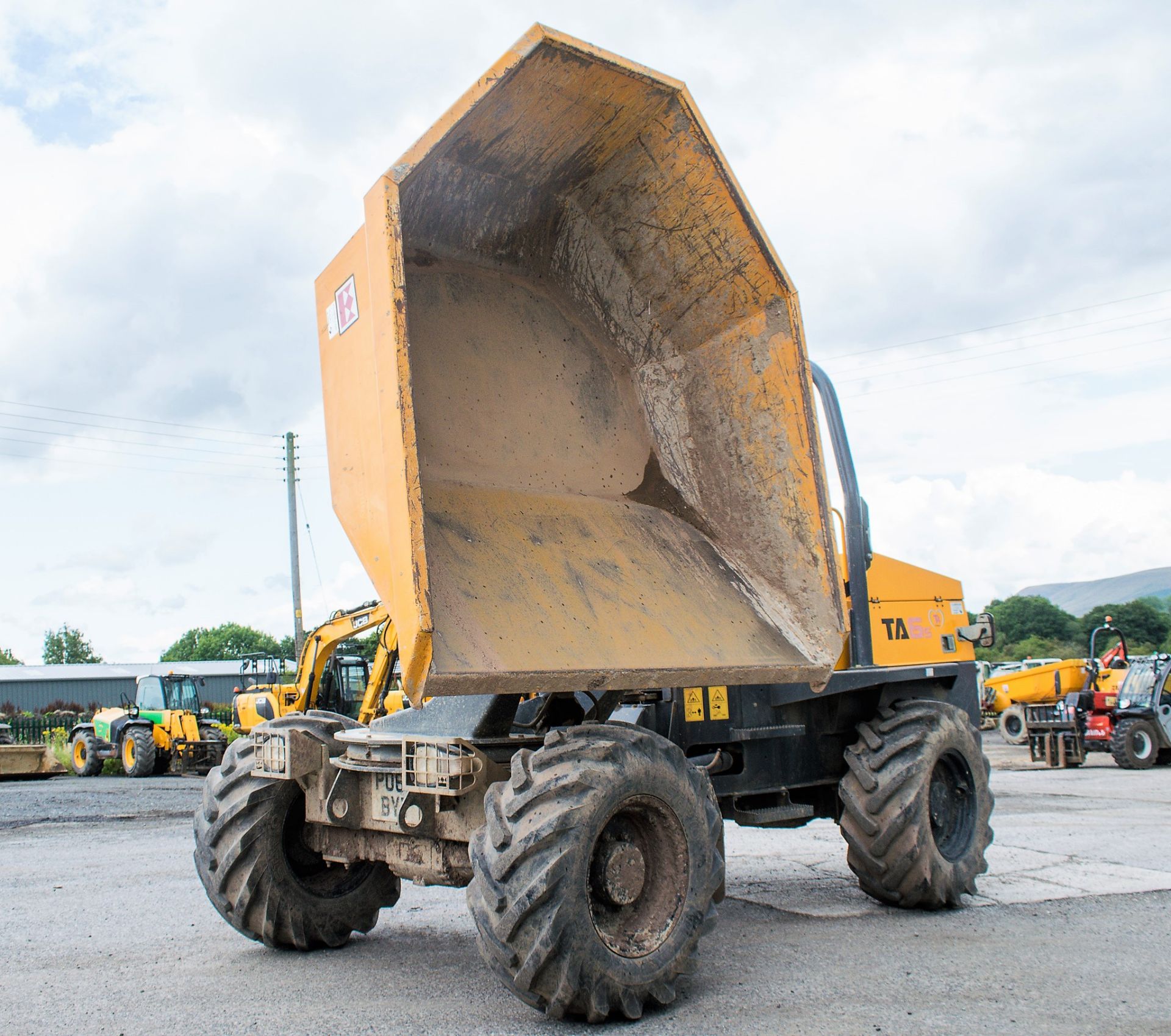 Terex TA6s 6 tonne swivel skip dumper Year: 2015 S/N: EF3PR6842 Recorded Hours: 314 - Image 7 of 16