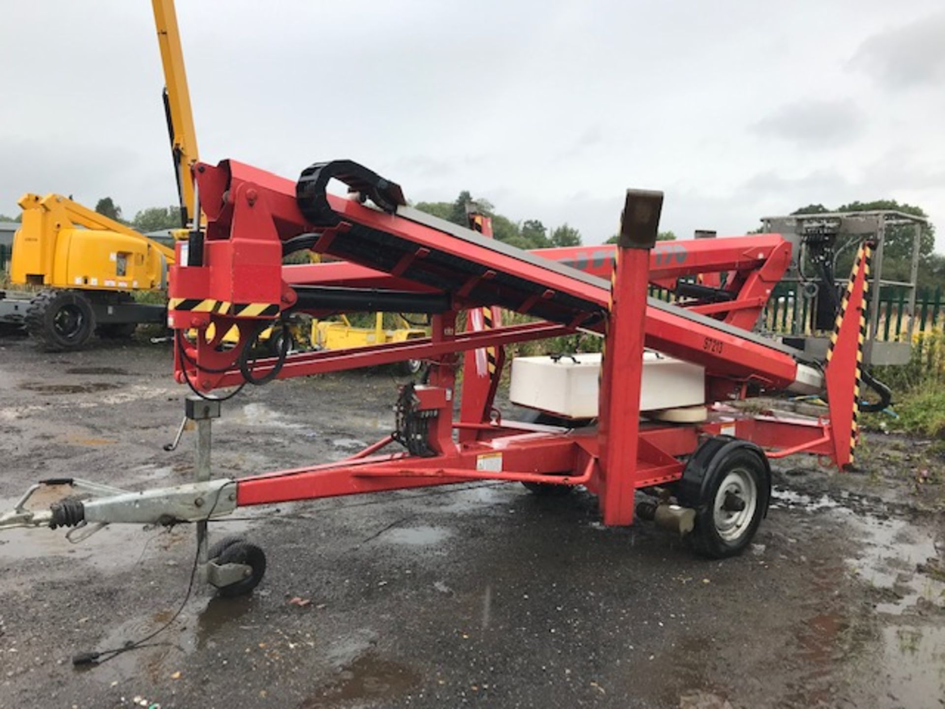 Nifty 170 HDET diesel/electric fast tow boom lift - Image 2 of 10