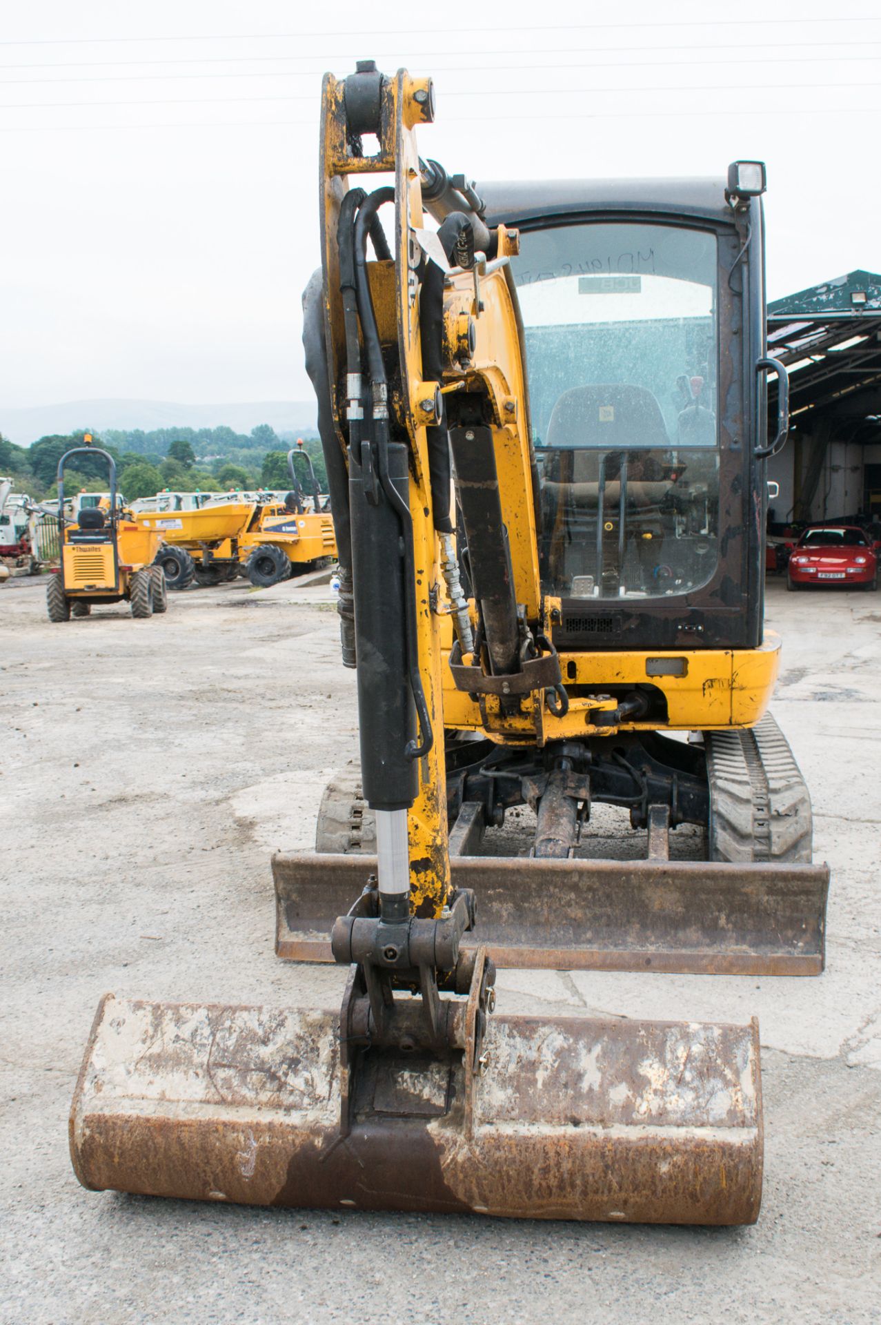 JCB 8025 CTS 2.5 tonne rubber tracked mini excavator Year: 2013 S/N: 2226144 Recorded Hours: 2961 - Image 5 of 12