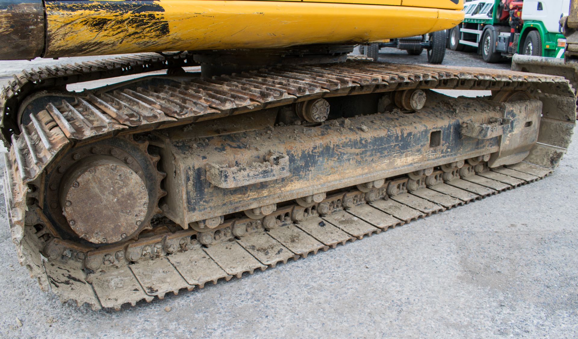 JCB JS130 LC 13 tonne steel tracked excavator Year: 2014 S/N: 2134411 Recorded Hours: 3374 piped, - Image 8 of 13