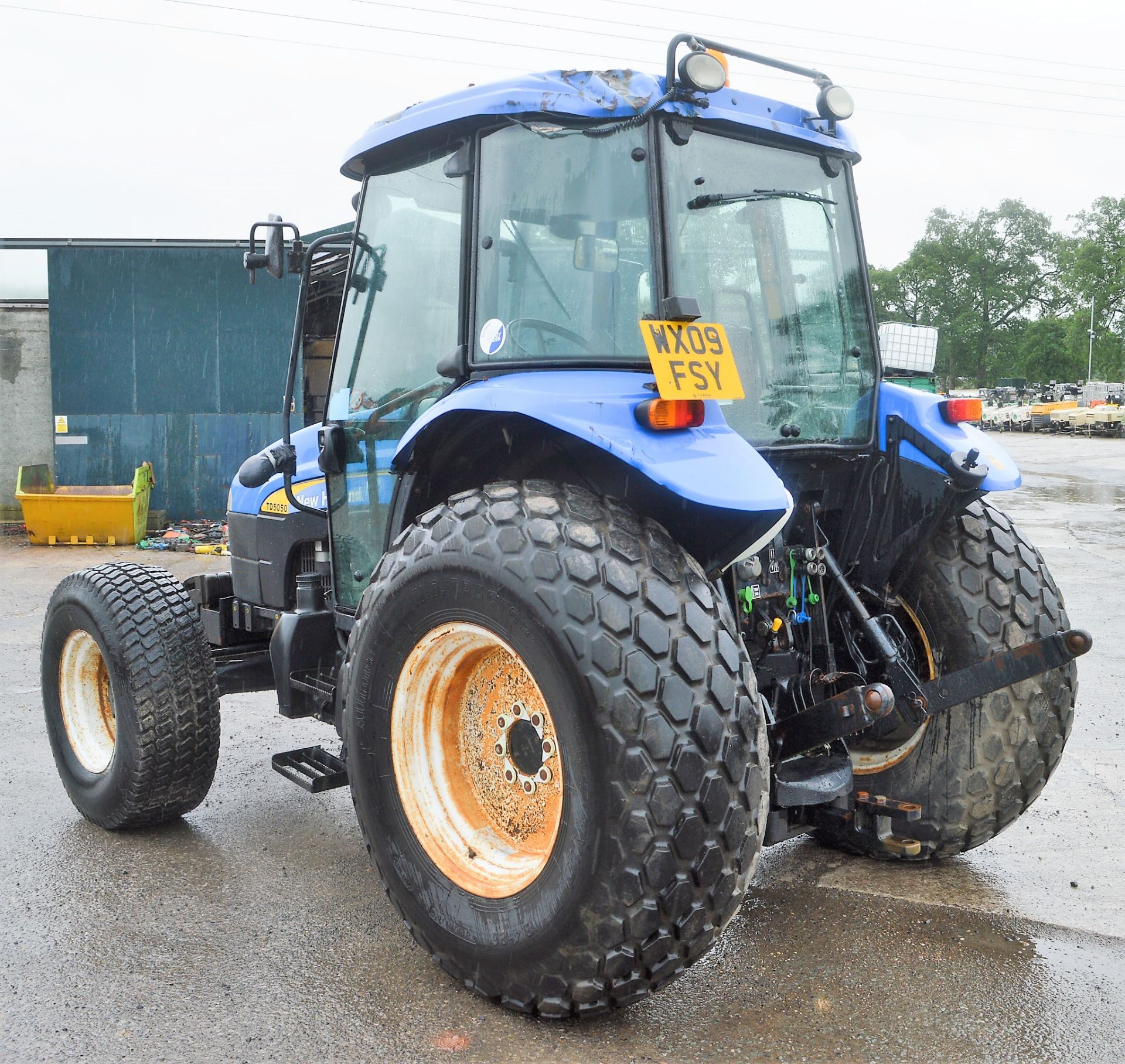 New Holland TD5050 4 wheel drive tractor  Year: WX09FSY Rec Hours: 1539 c/w V5C registration - Image 2 of 9