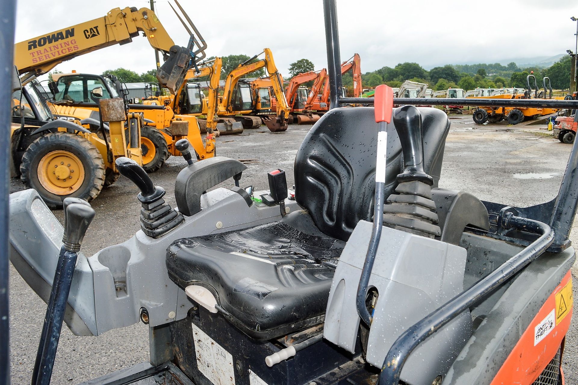 Kubota KX015-4 1.5 tonne rubber tracked mini excavator Year: 2011 S/N: 55643 Recorded Hours: 2433 - Image 13 of 13