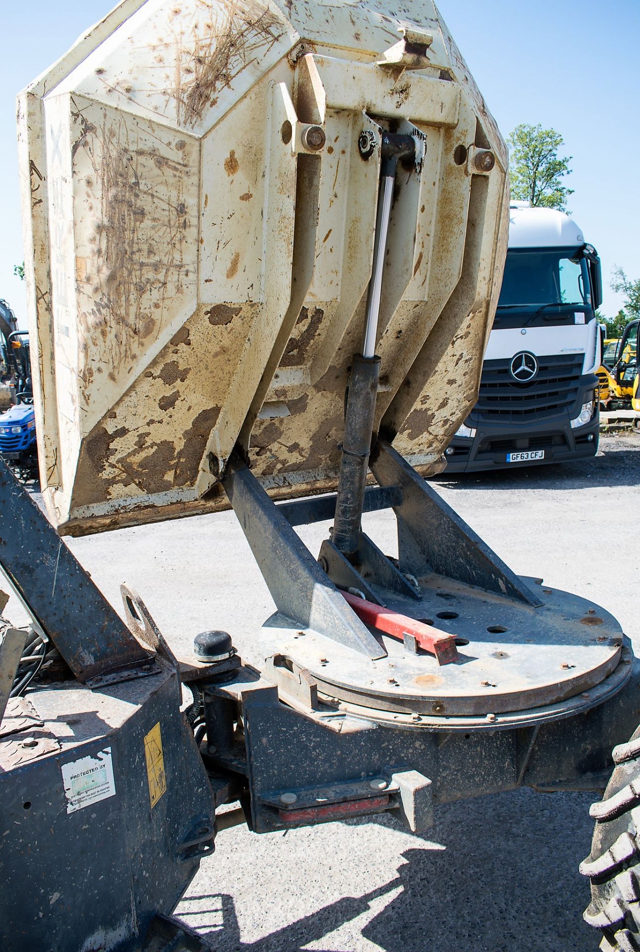 Benford Terex 3 tonne swivel skip dumper Year: 2006 S/N: E604ES122 Recorded Hours: Not displayed ( - Image 12 of 15