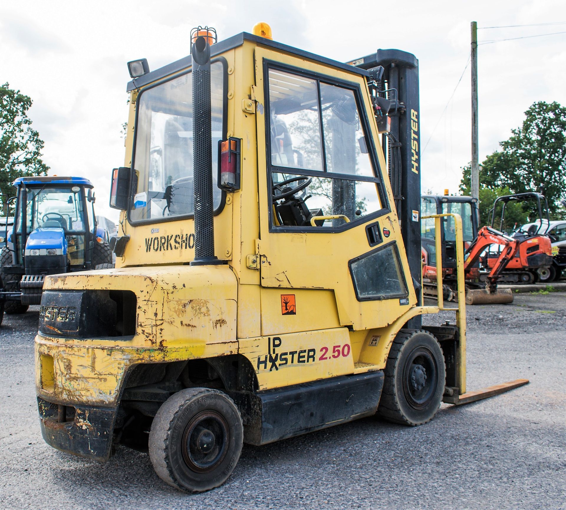 Hyster 2.50XM 2.5 tonne diesel driven fork lift truck Year: 1998 S/N: H177B06166V Recorded Hours: - Image 4 of 11