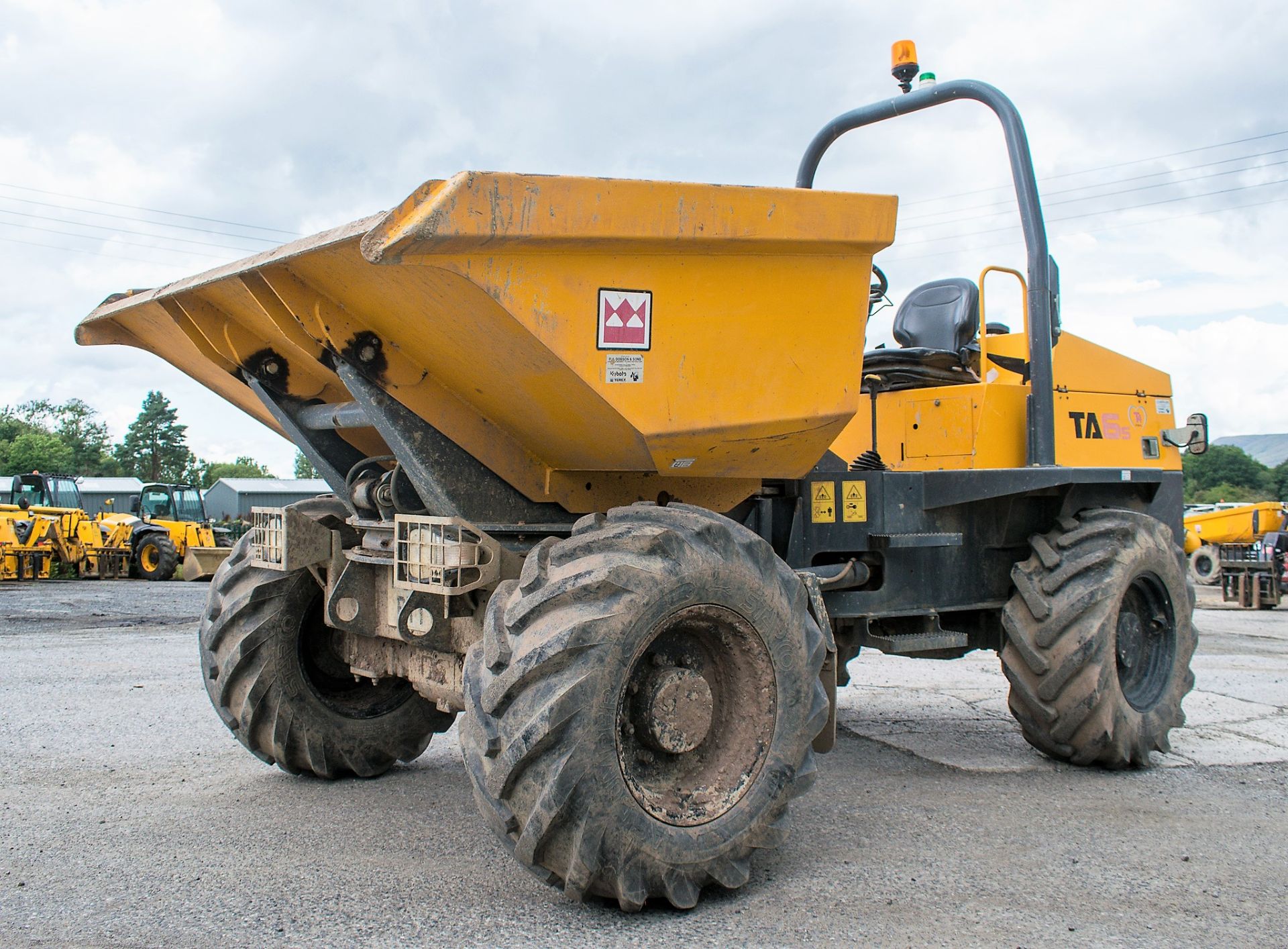 Terex TA6s 6 tonne swivel skip dumper Year: 2015 S/N: EF3PR6842 Recorded Hours: 314