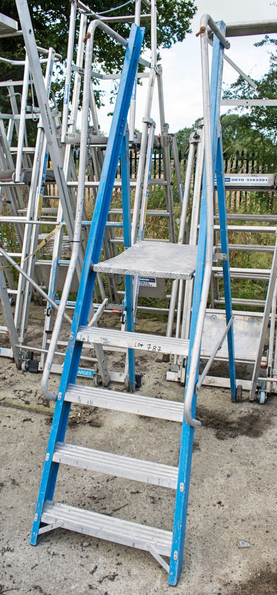 5 tread glass fibre framed step ladder