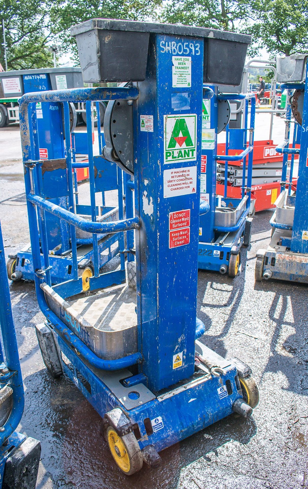 Power Tower Peco Lift manual push around access platform SHB0593 - Image 2 of 2