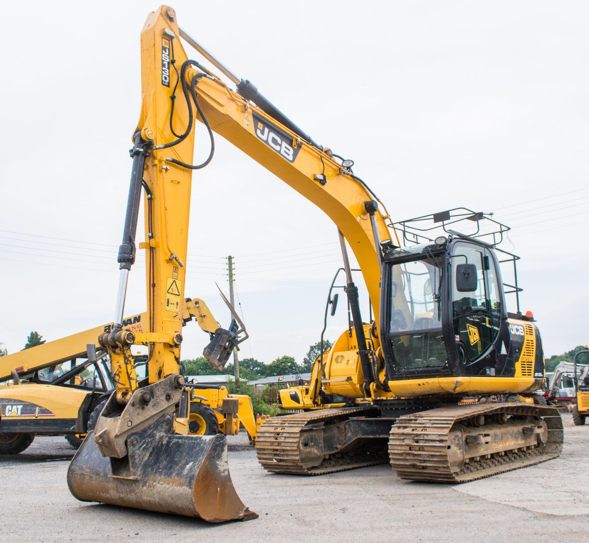 JCB JS130 LC 13 tonne steel tracked excavator Year: 2014 S/N: 2134411 Recorded Hours: 3374 piped,